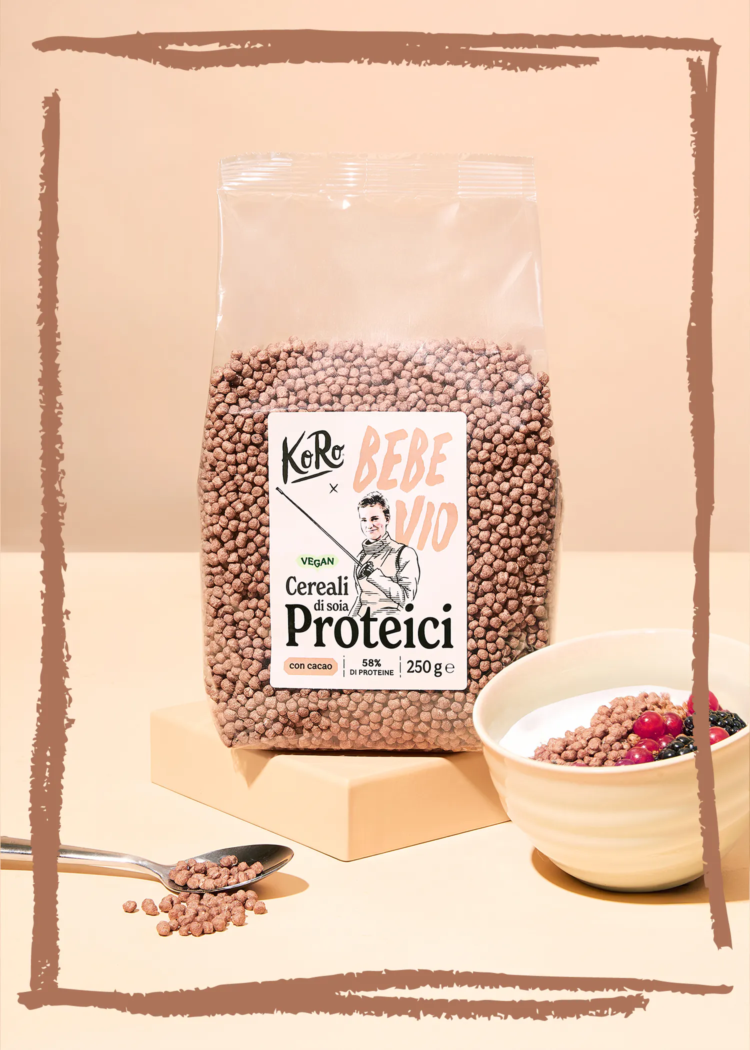 un sacchetto di cereali proteici è accanto a una ciotola di cereali proteici
