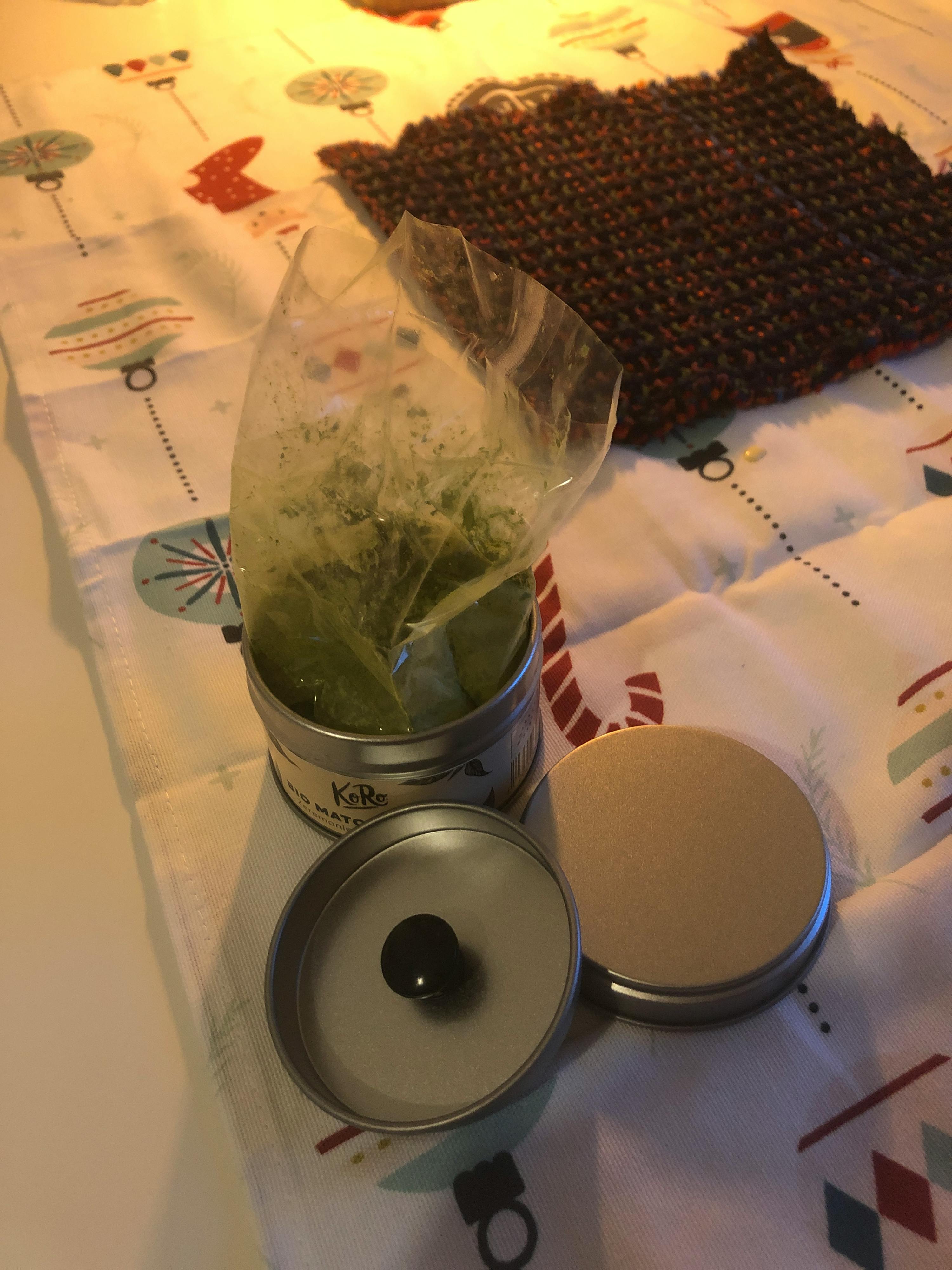 a container with the word kr on it