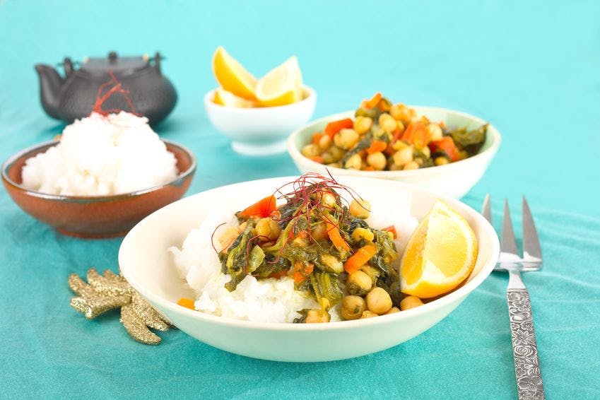 Asparagus and chickpea curry with coconut