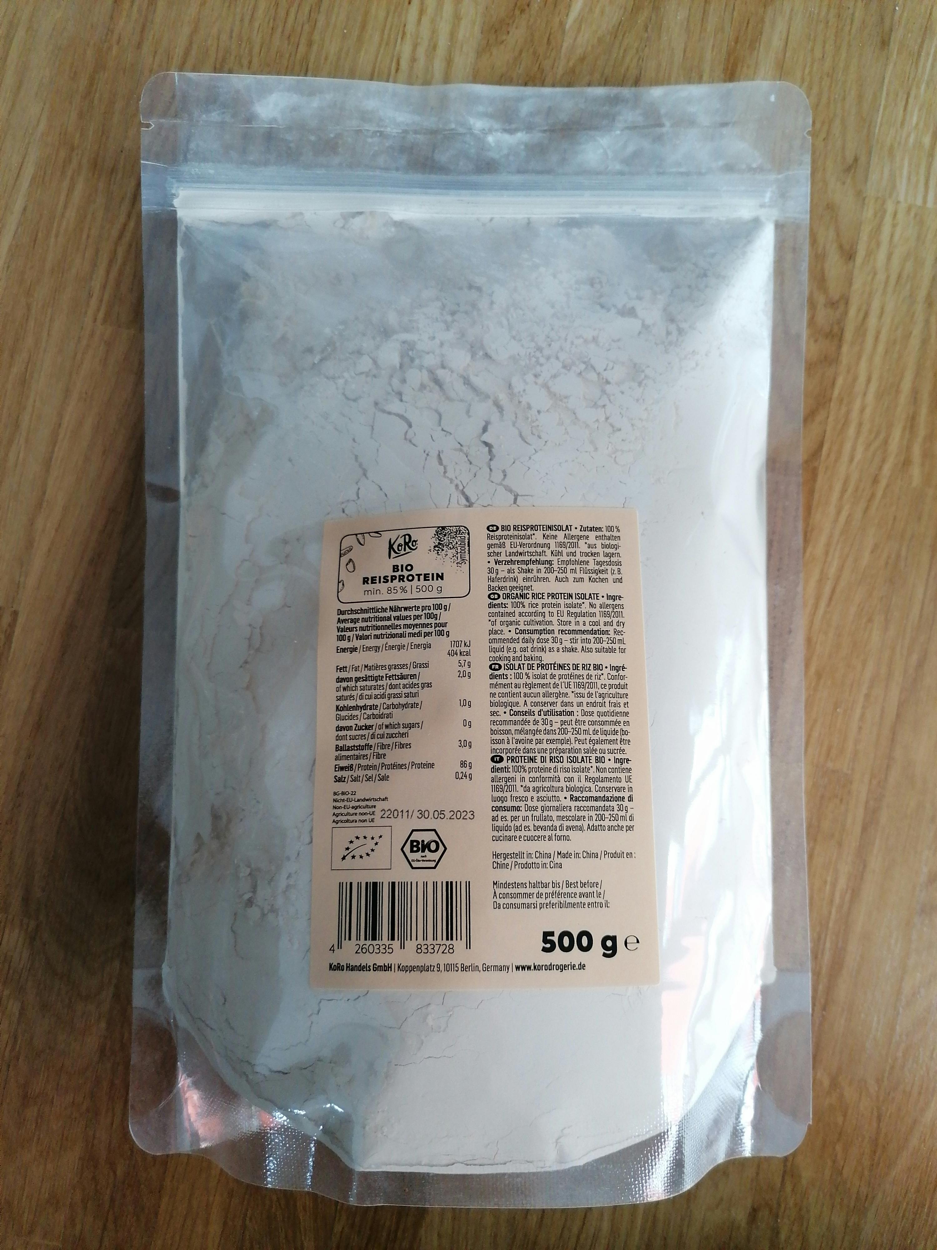 die Rückseite eines Plastikbeutels mit 500 g Reisprotein