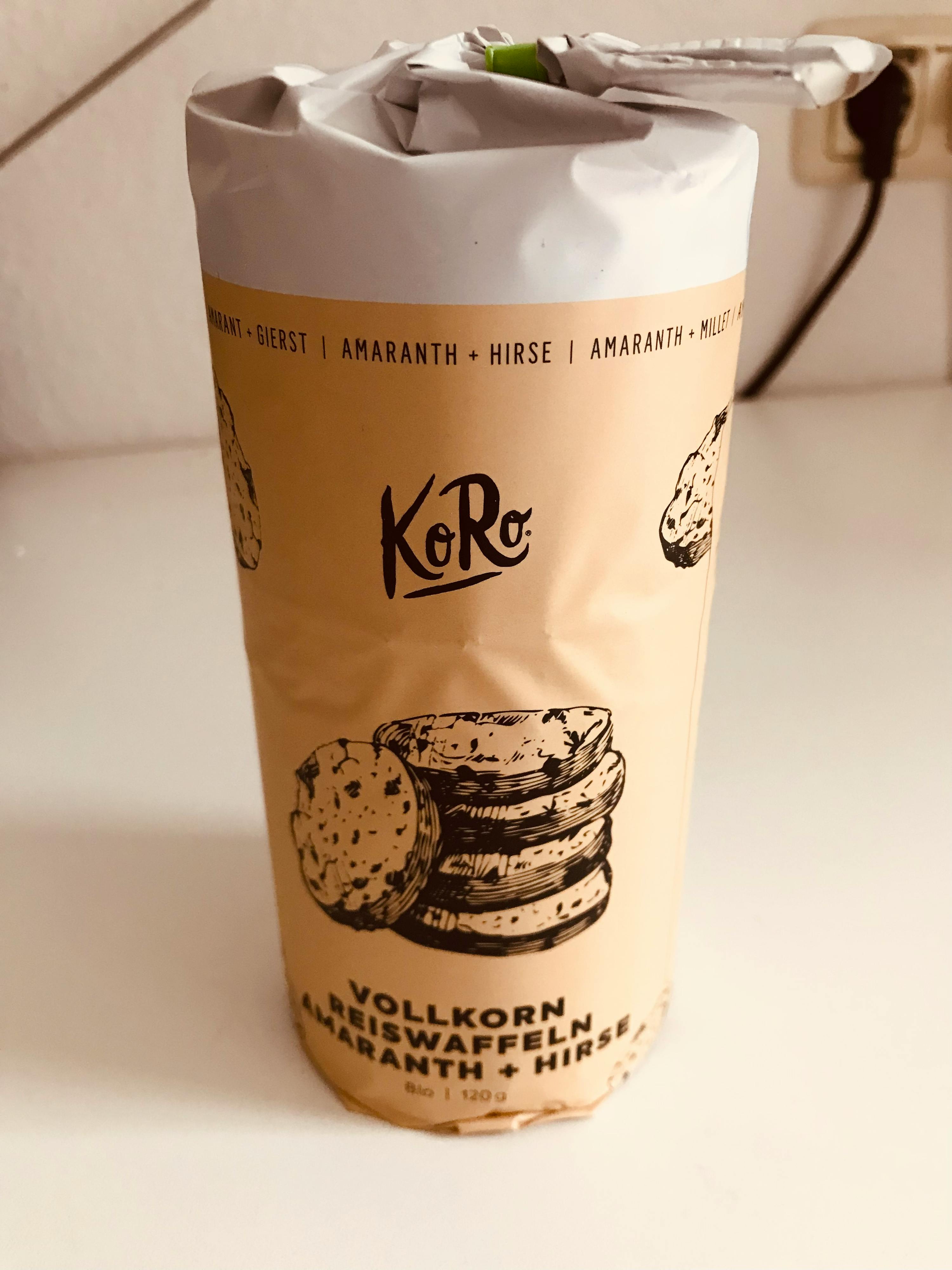 une boîte de biscuits à l' intérieur d' un sac en plastique