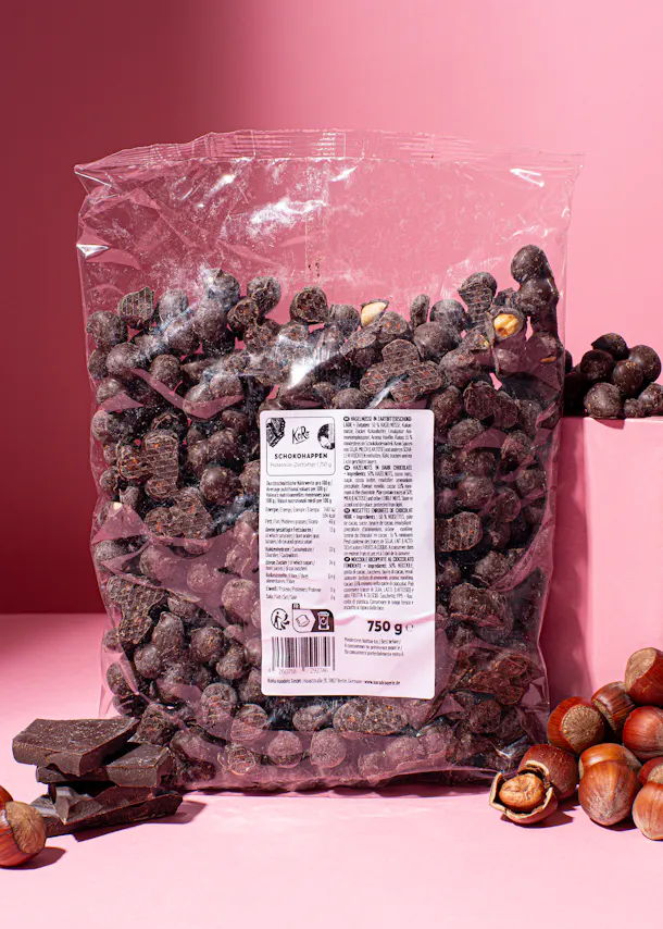 Mörk choklad med hasselnötter 750 g