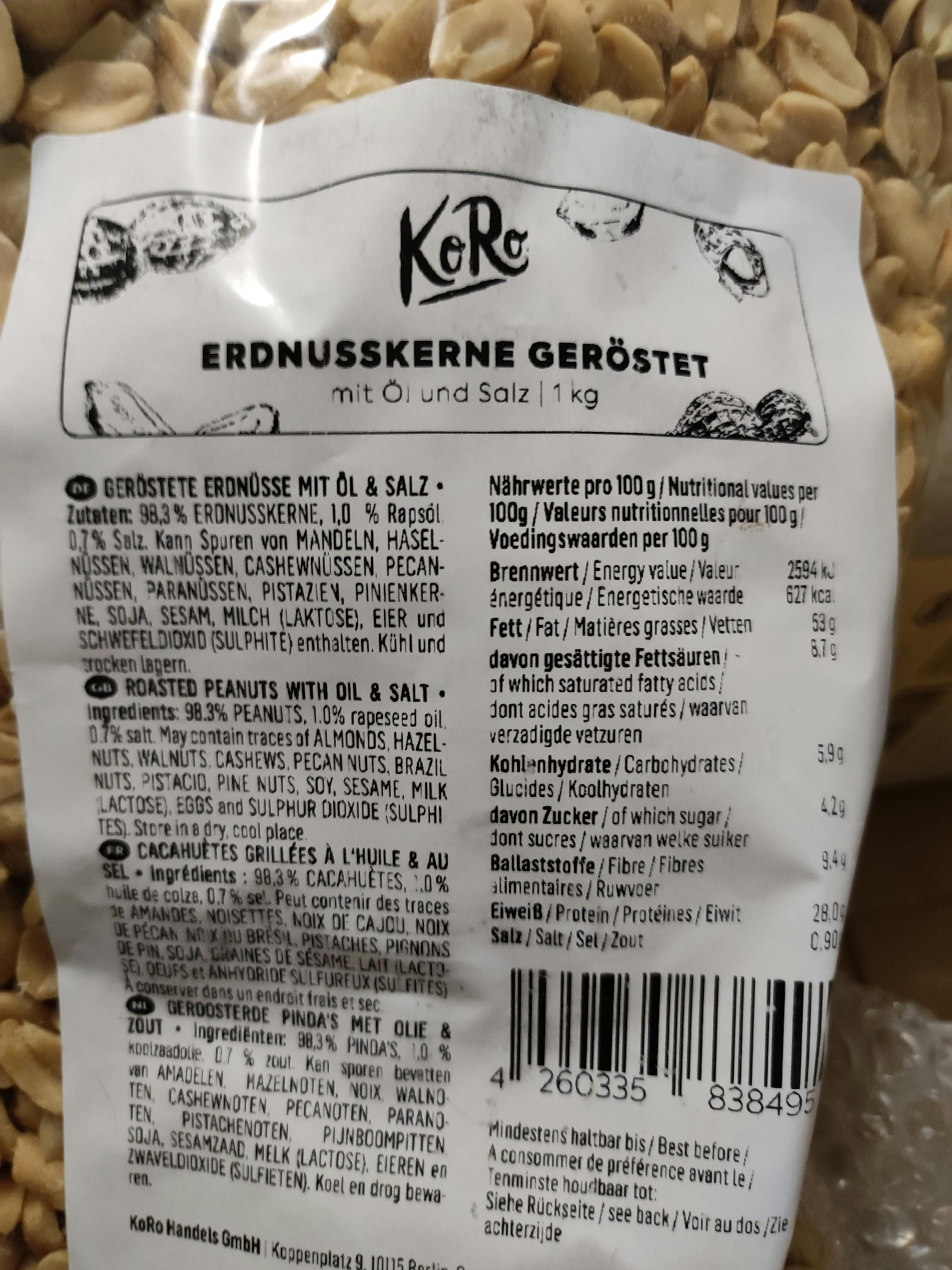 l' etichetta di un sacchetto di arachidi tostate con olio e sale