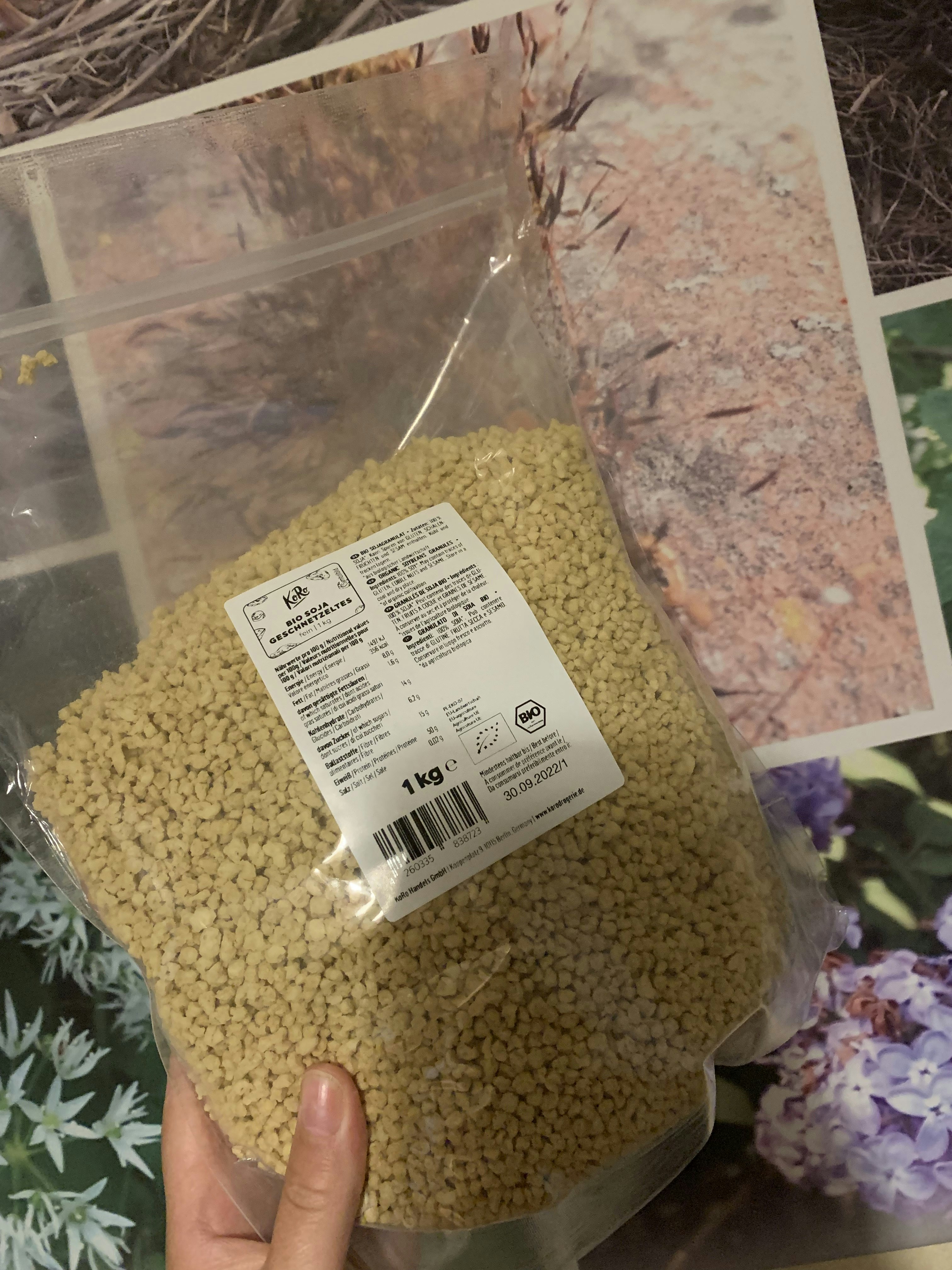 Fleischlos glücklich: Feines Bio Soja Geschnetzeltes kaufen | KoRo Germany