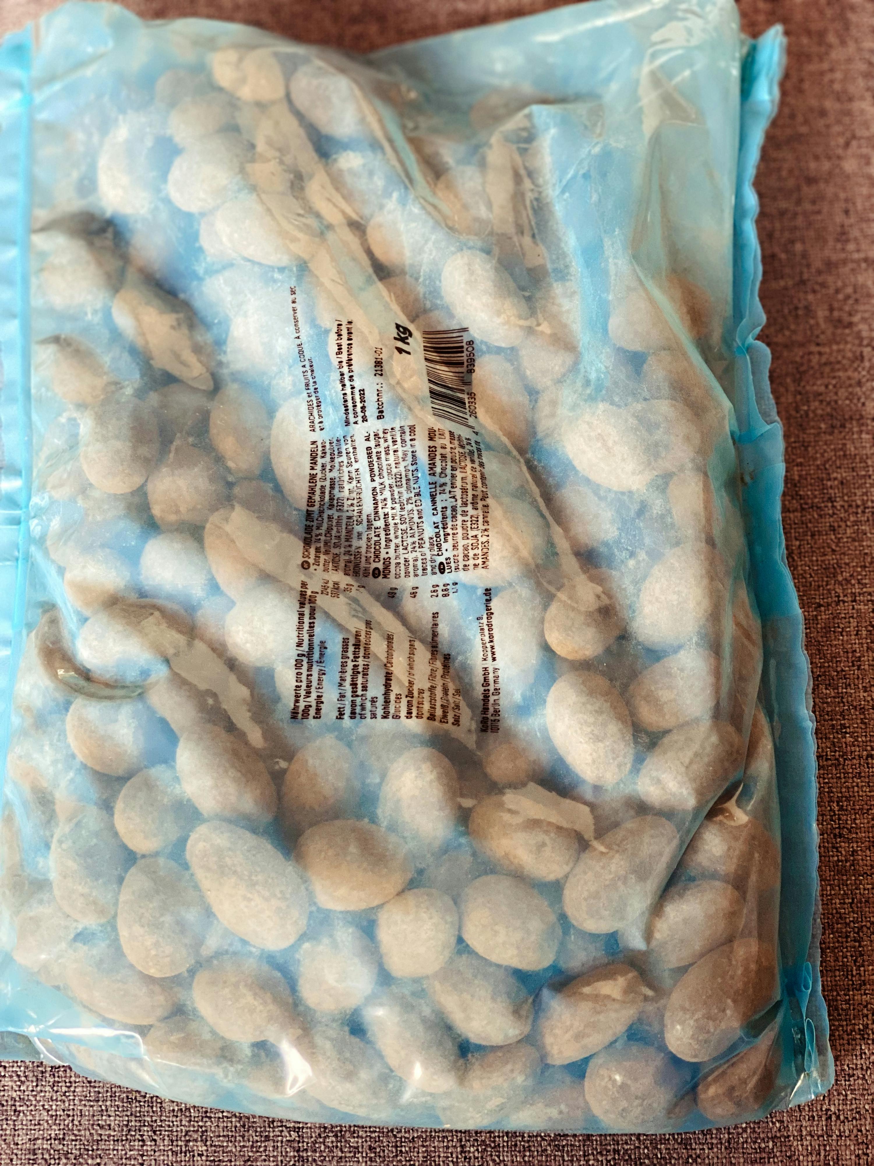 eine blaue Plastiktüte mit einem Gewicht von 1kg