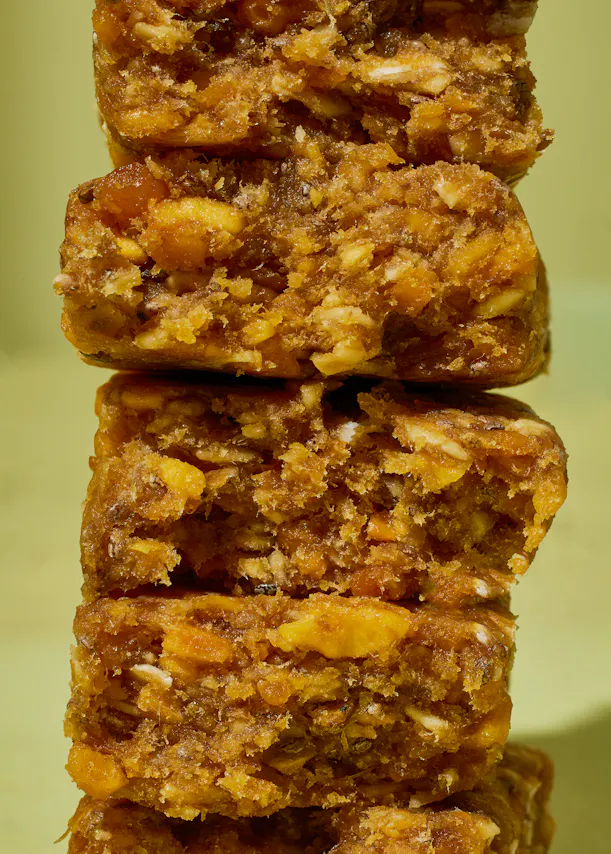 un tas de biscuits empilés les uns sur les autres