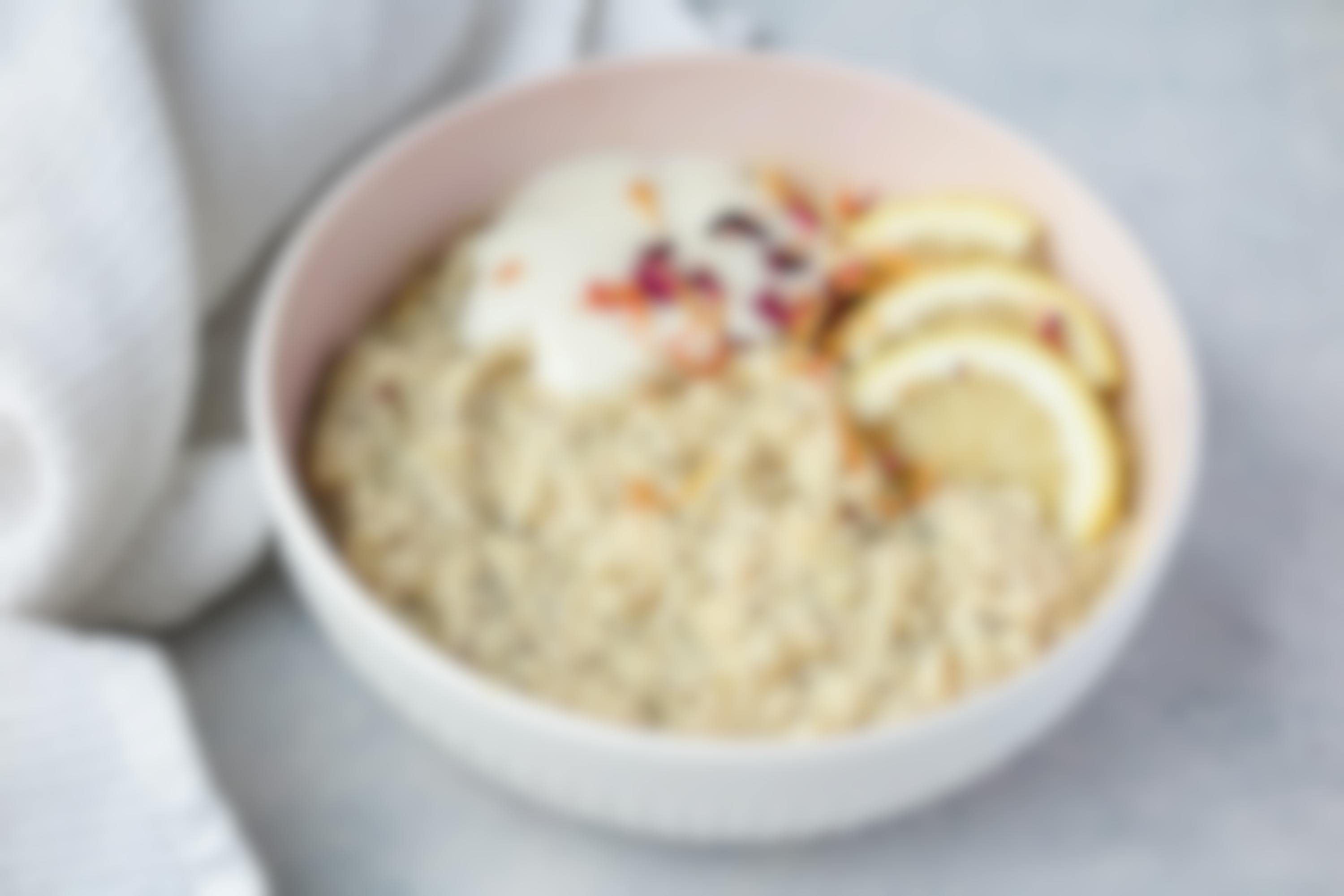 Zitroniges Mohn-Porridge