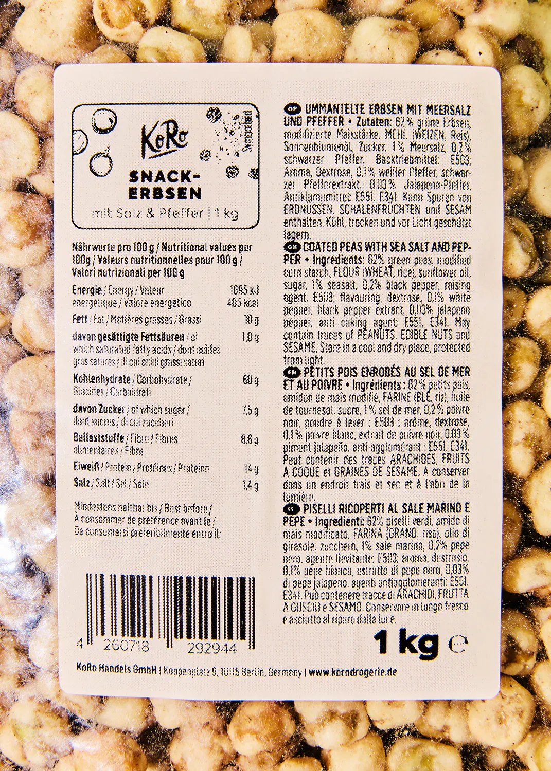 die Rückseite einer Packung mit Erdnüssen mit Meersalz und Pfeffer