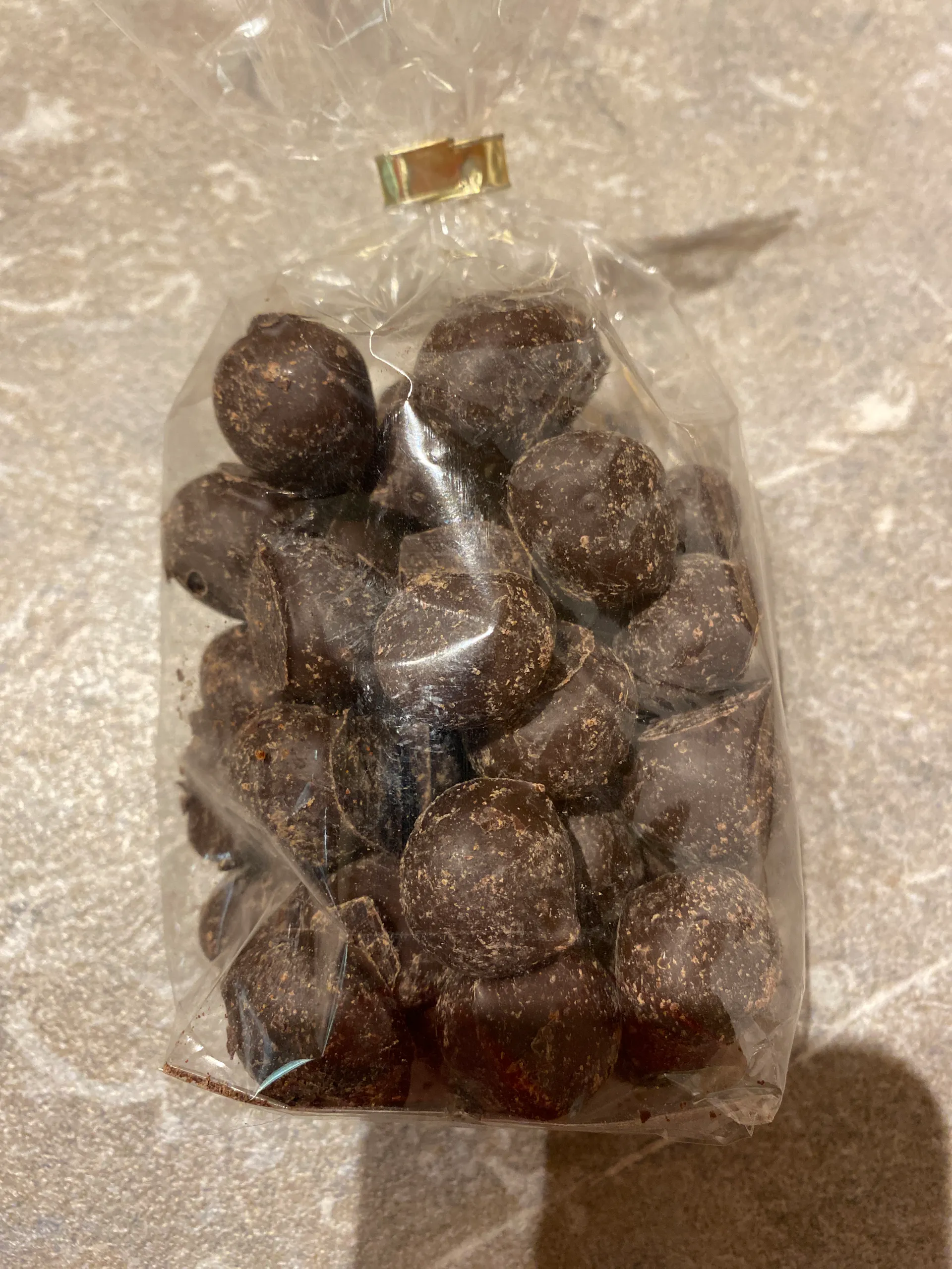 Buy amarena cherries with dark chocolate now! KoRo Swiss