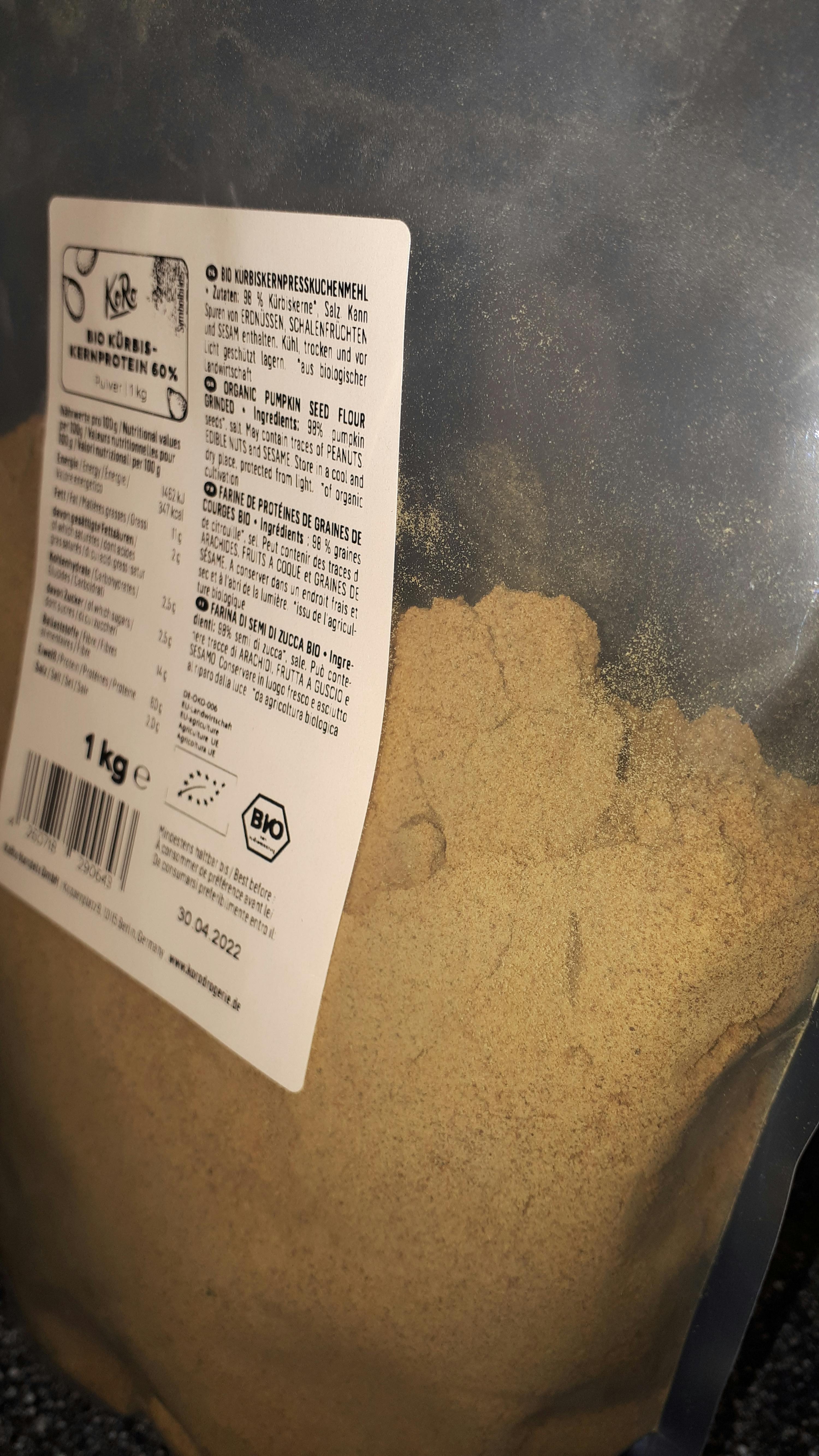a bag of flour with a label that says bio on it