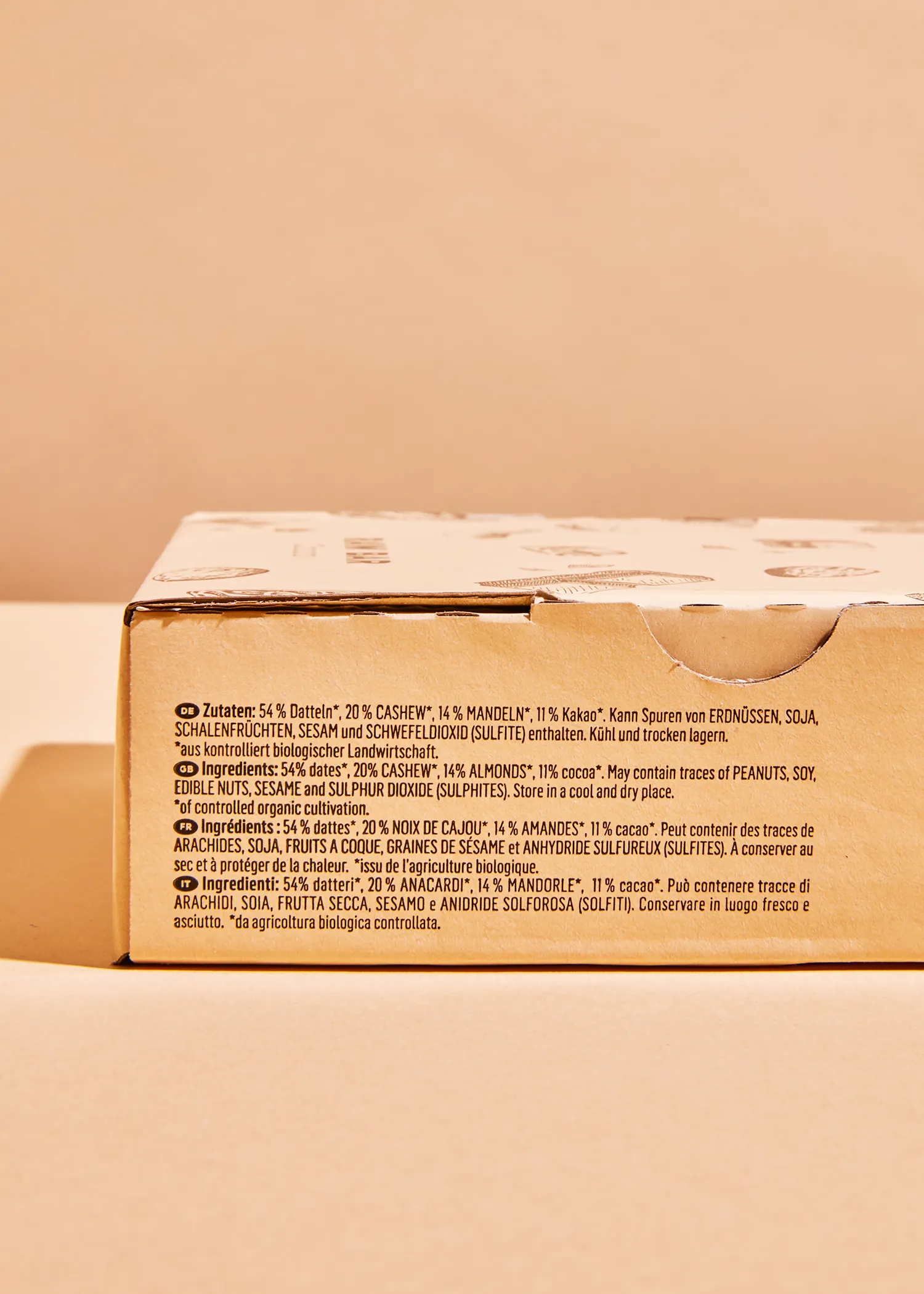 l' arrière d' une boîte de noix de cajou avec les ingrédients