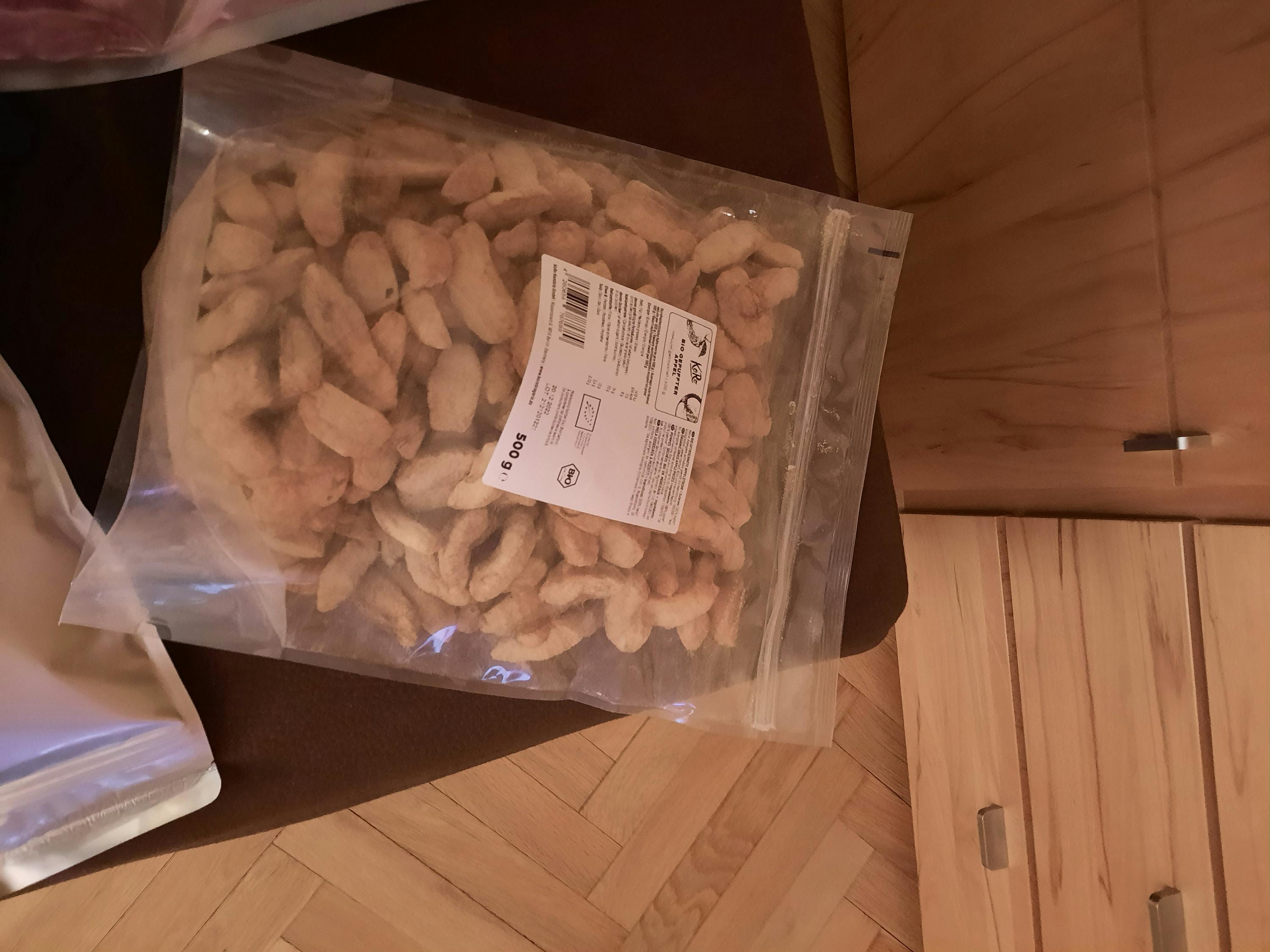 a bag of food that says 500g on it