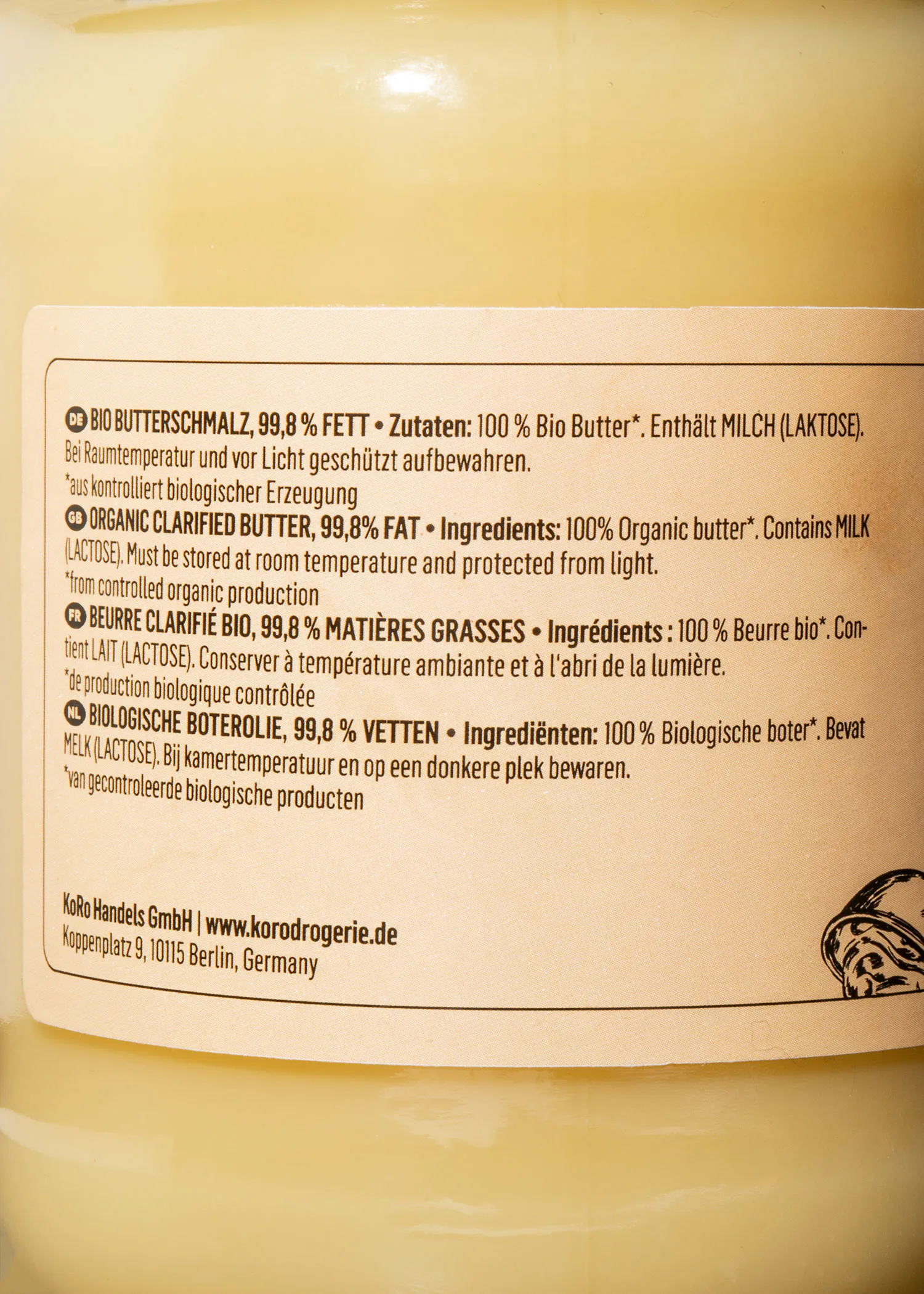 un gros plan de l' étiquette d' un produit de beurre