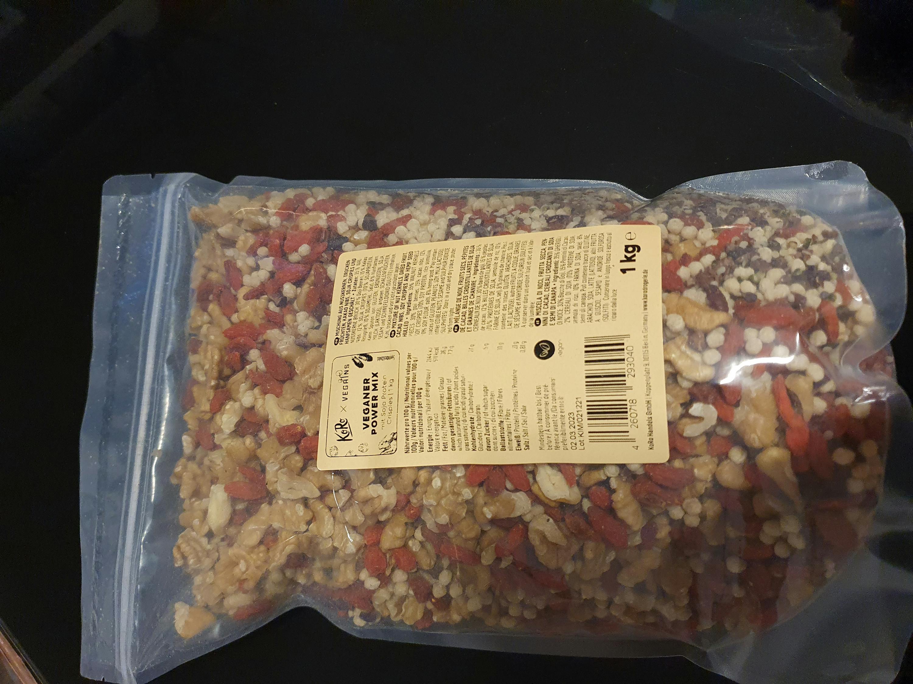 a bag of vegan mixed nuts with a label that says 1 kg