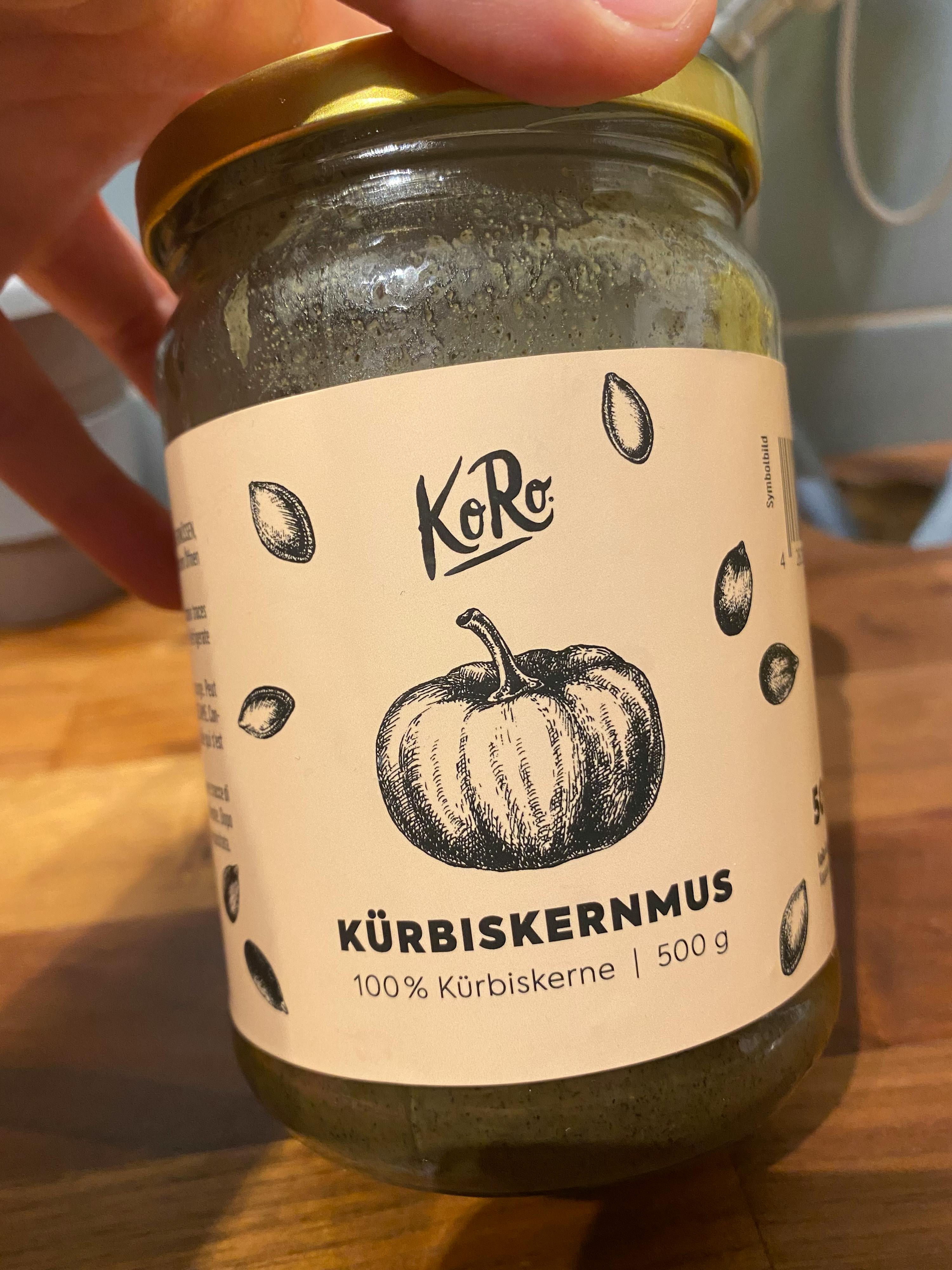 a jar with a label that says kurbiskernmus