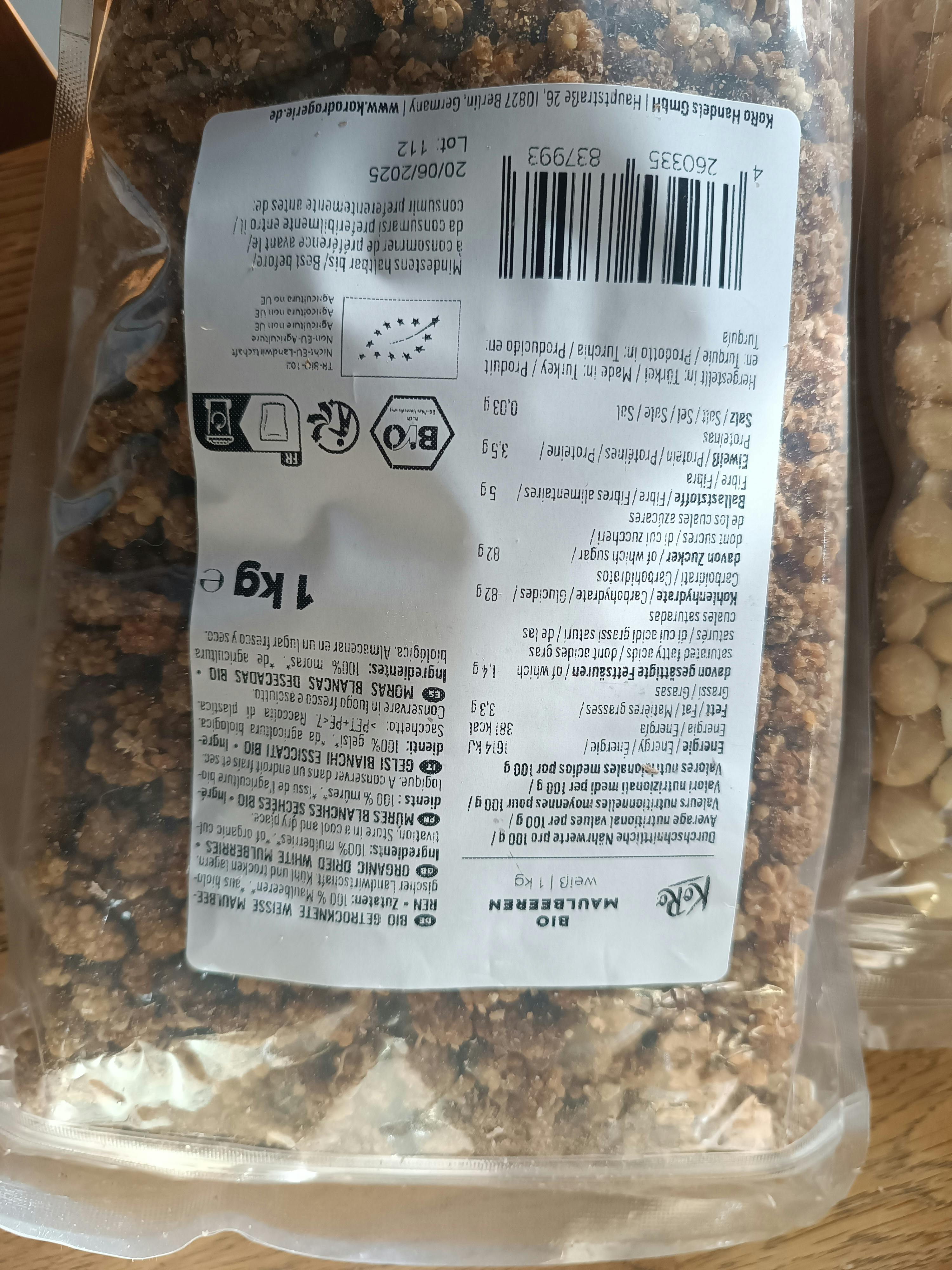 l' etichetta di un sacchetto di cereali è in lingua tedesca