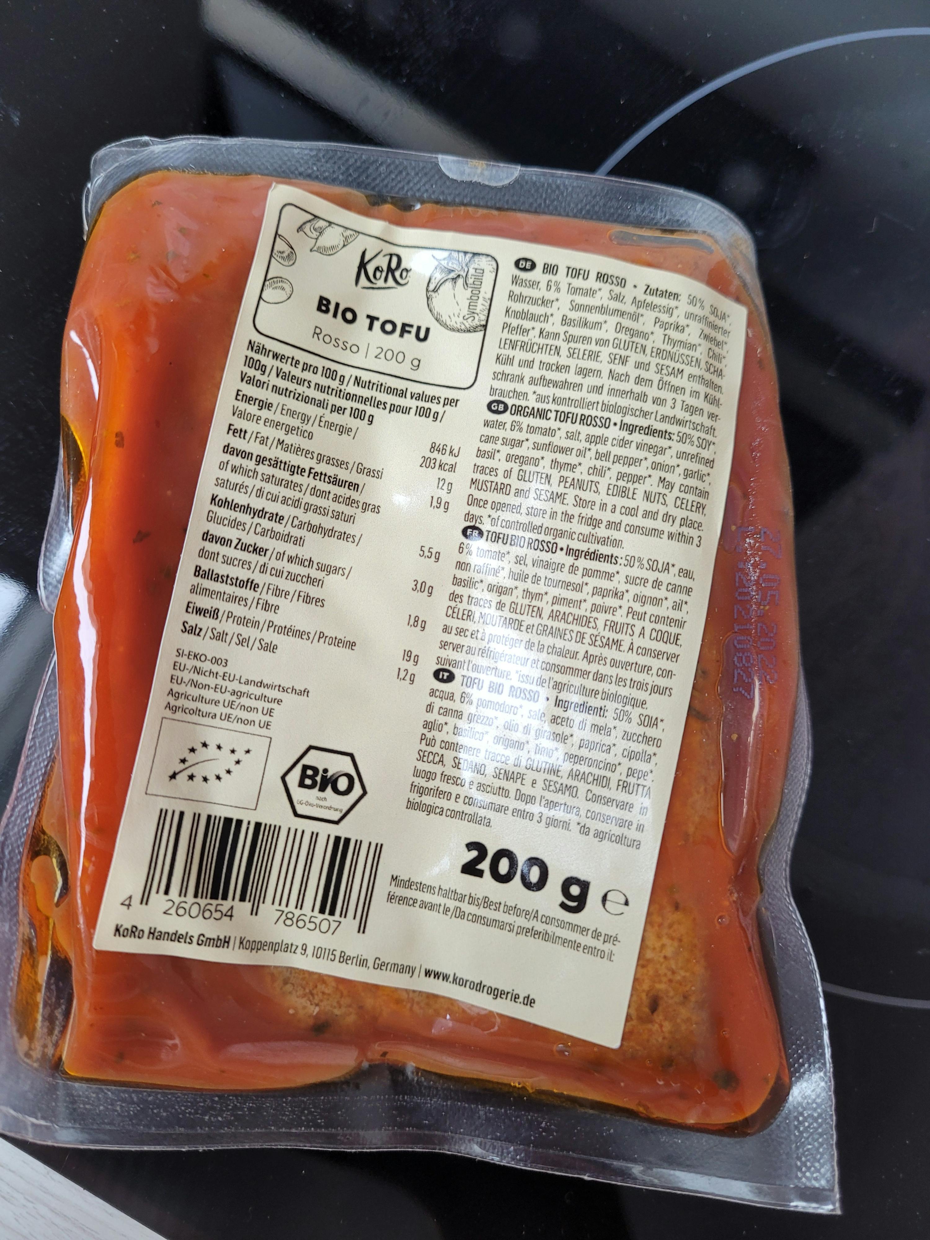 die Rückseite einer verpackten Bio-Tofu-Produktion