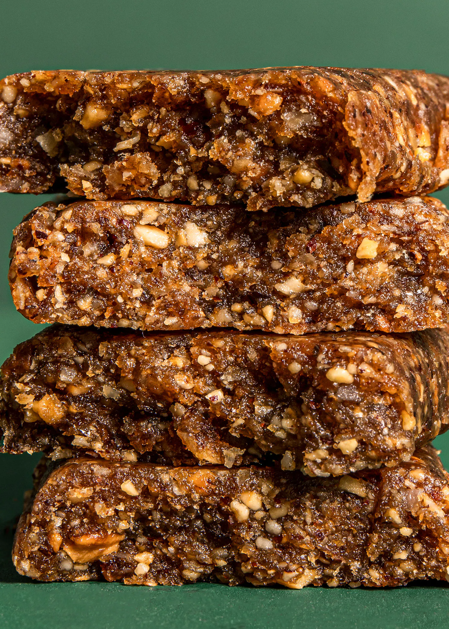 une pile de barres alimentaires empilées les unes sur les autres