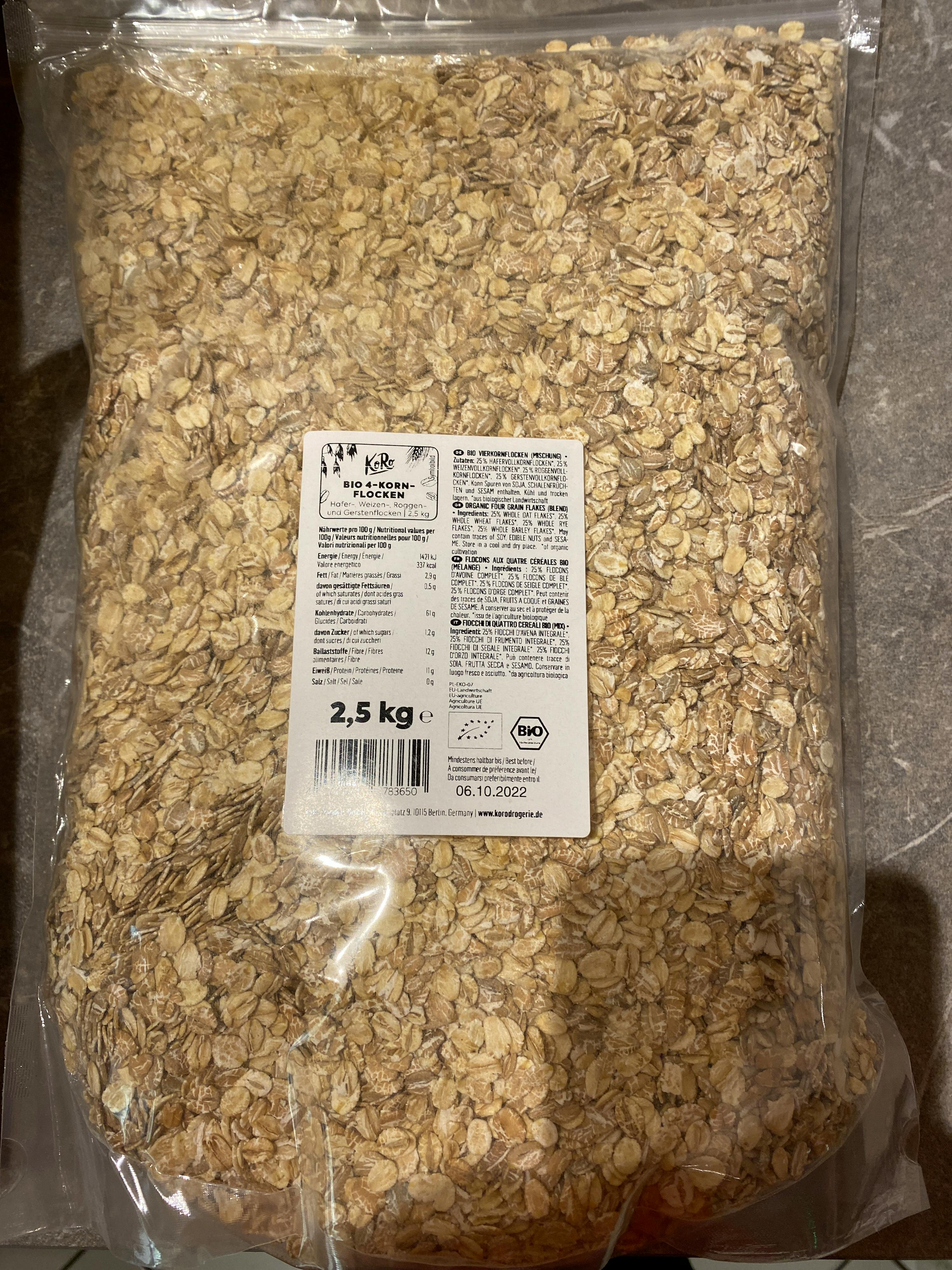 un sacchetto di avena con un etichetta che dice 2,5 kg