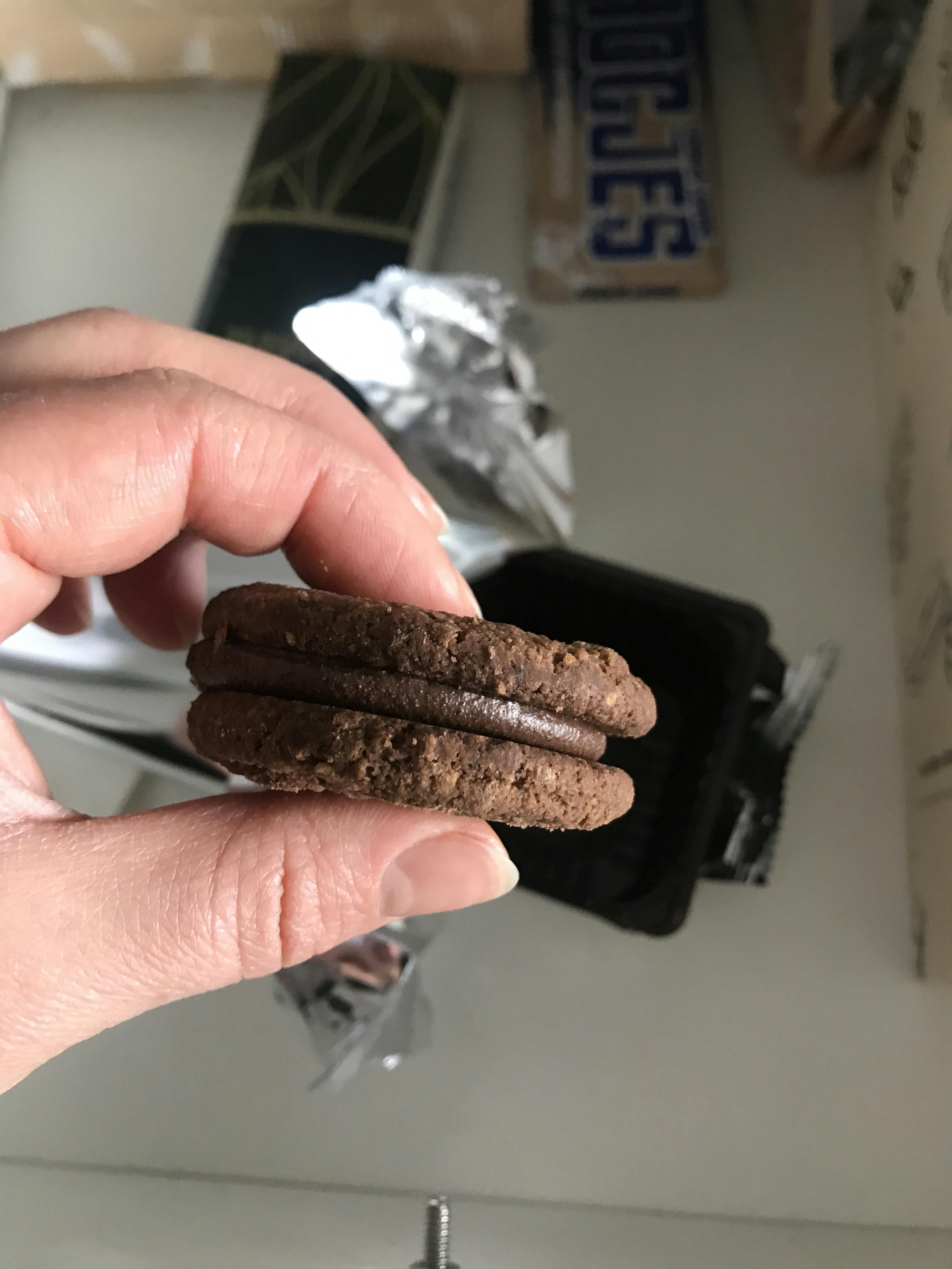 Køb chokoladecookies med havre og mørk chokocreme KoRo Denmark