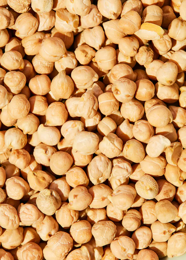 un gros plan d' un tas de pois chiche