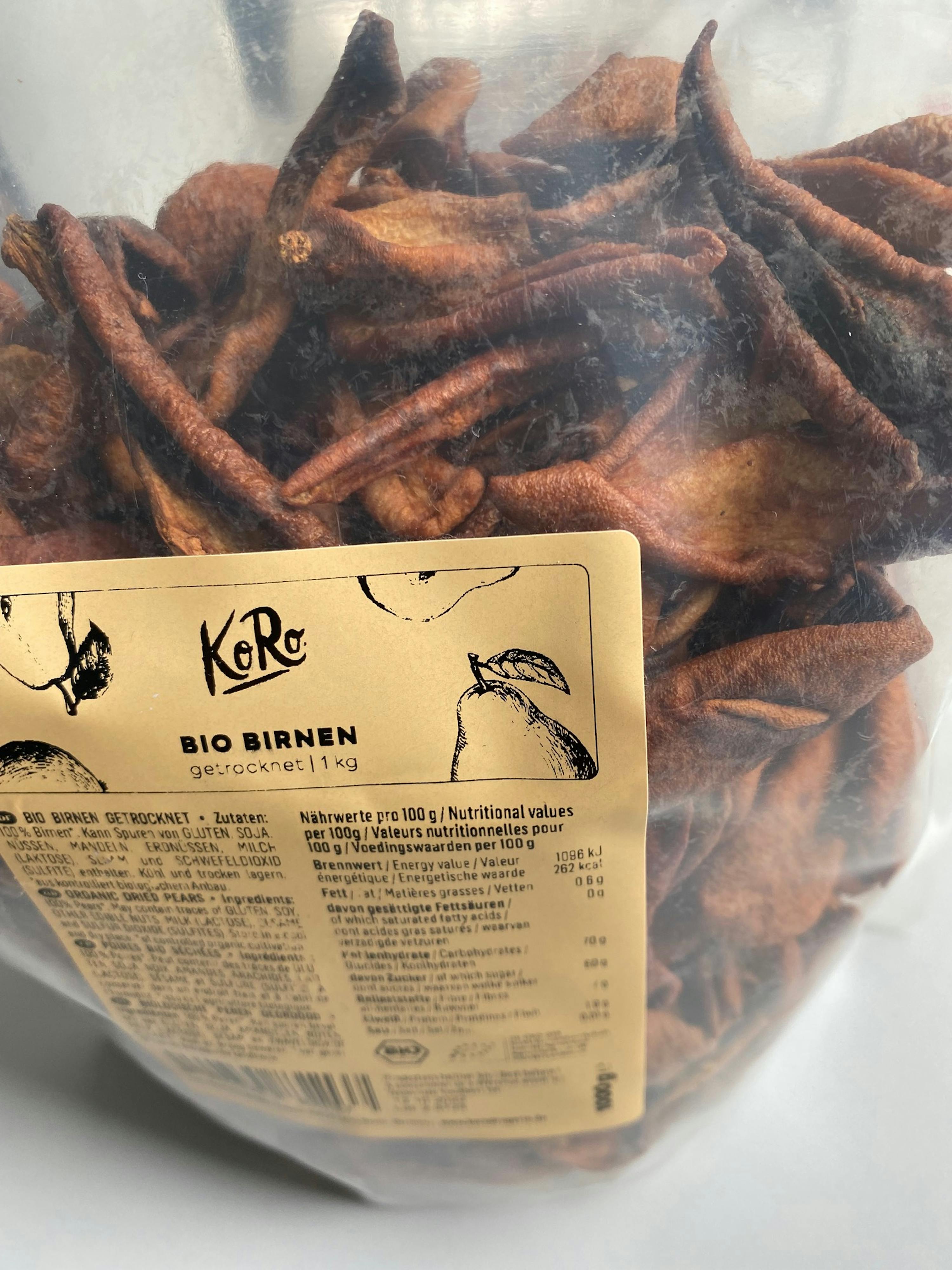 eine Nahaufnahme eines Plastikbeutels mit bio Birnen von kere