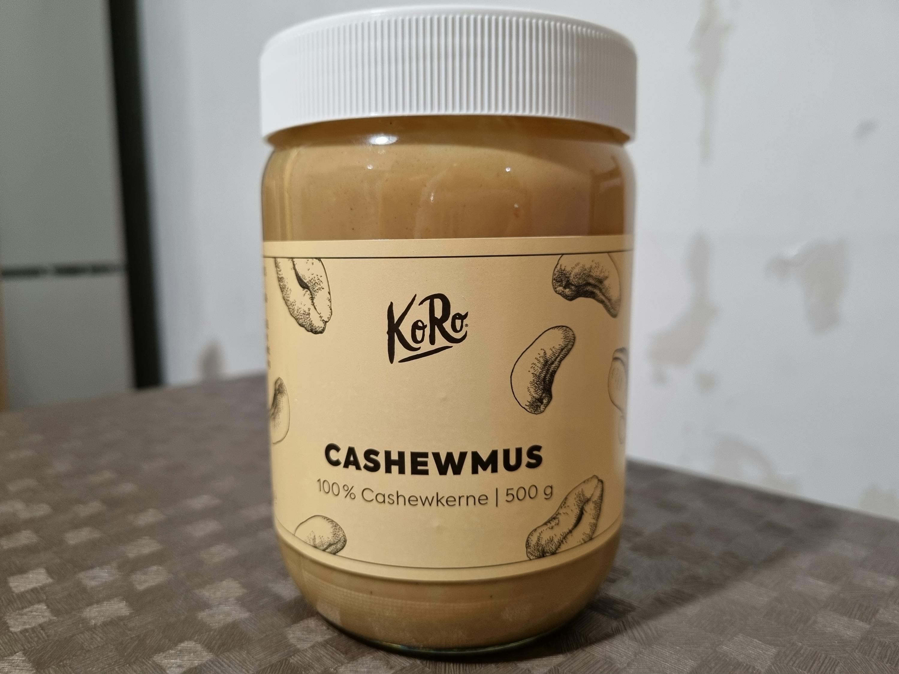 a jar of cashewmus 100 % cashewkerne 500g