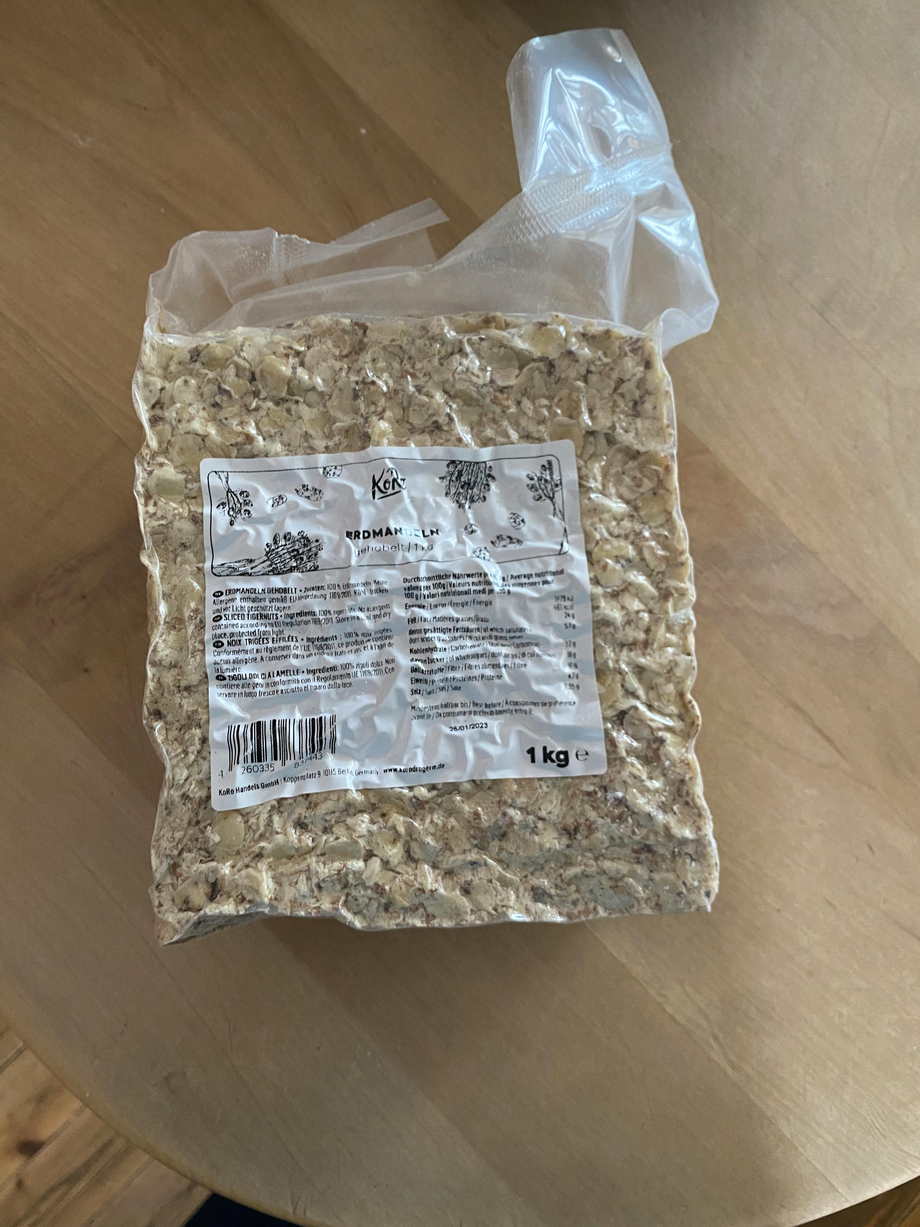 a package of food with a label that says 1 kg