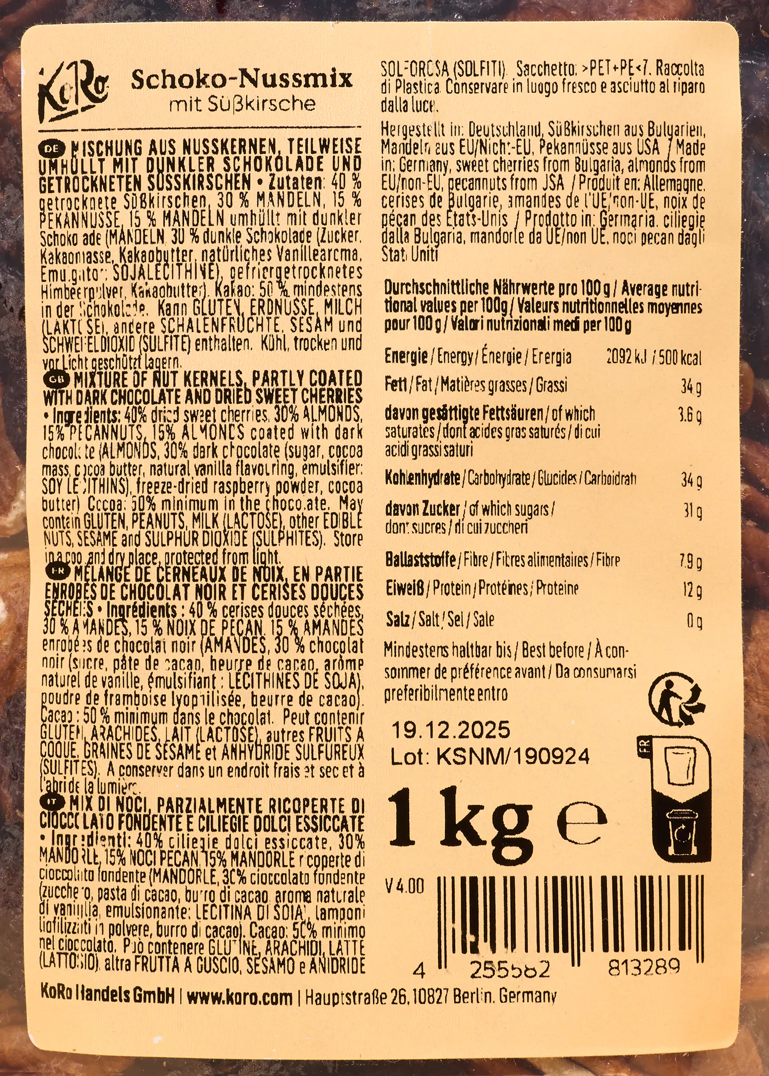 a 1 kg container of schoko-nussmix with suskirsche