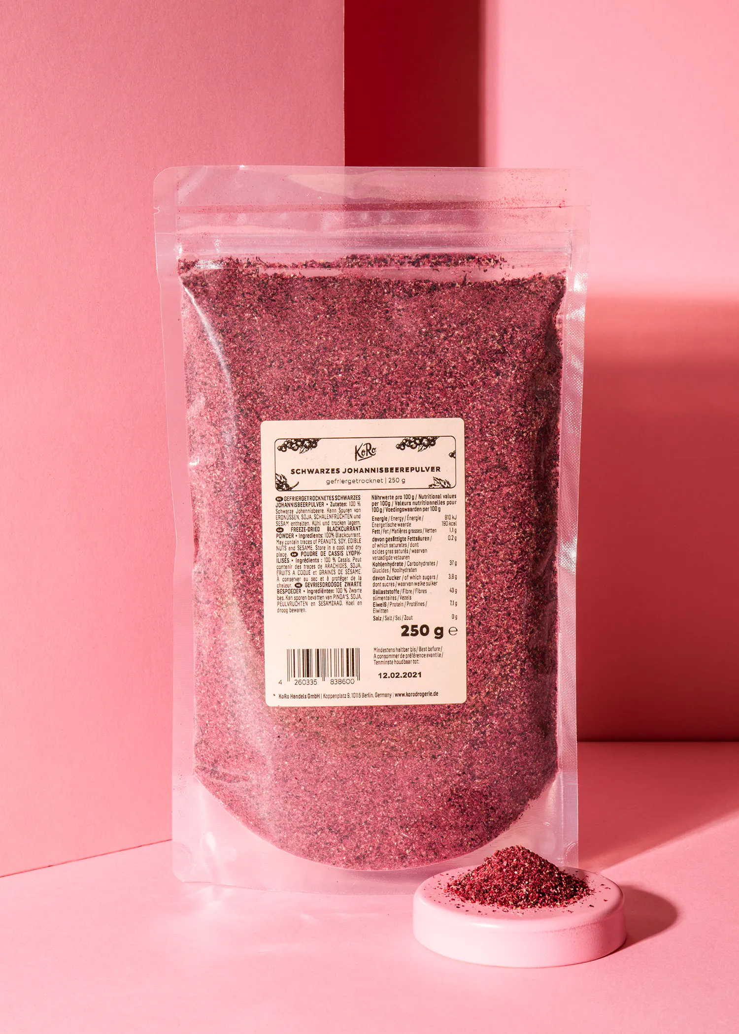 un sac en plastique contient 250 g de poudre de framboise