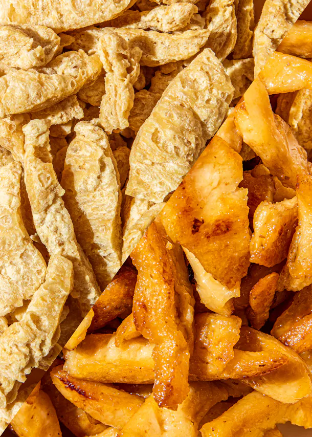 eine Nahaufnahme von zwei verschiedenen Arten von Lebensmitteln