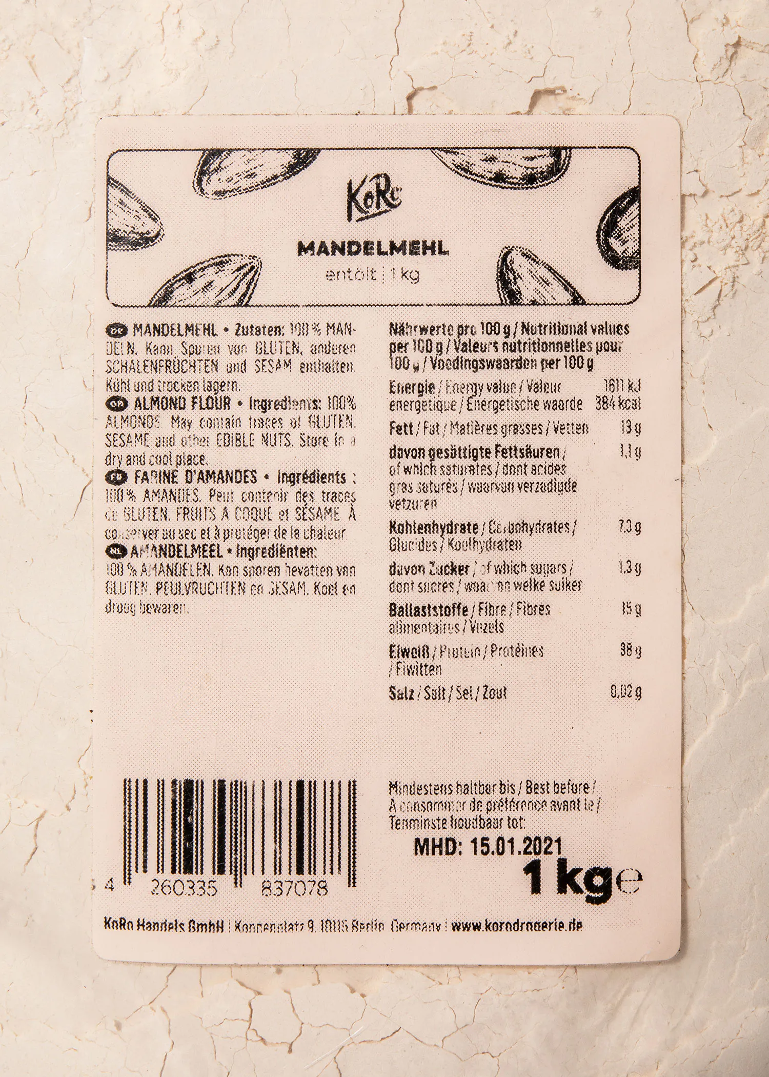 a package of mandelmehl has a nutritional label on it