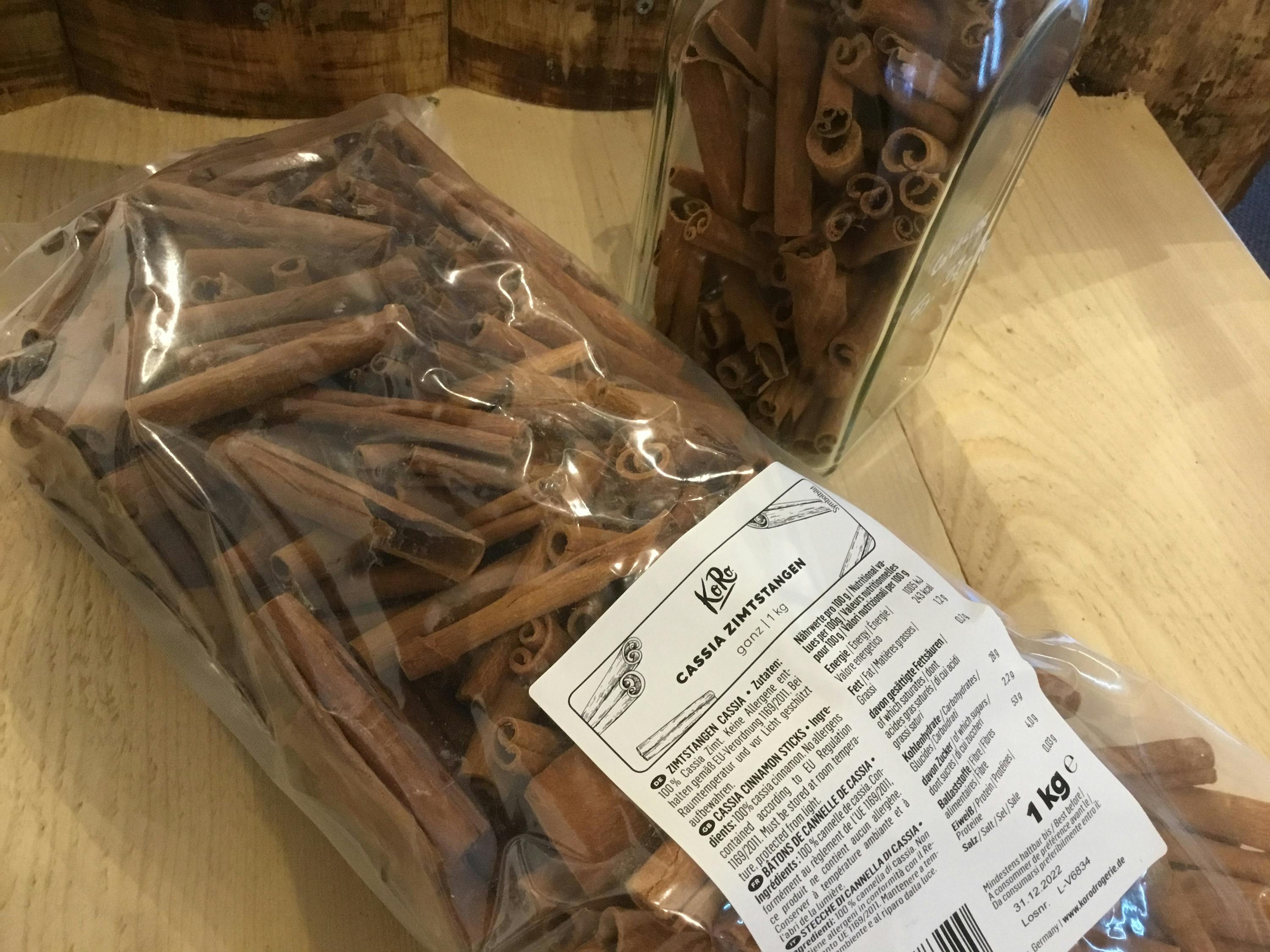 a bag of cinnamon sticks with a label that says ' kar ' on it