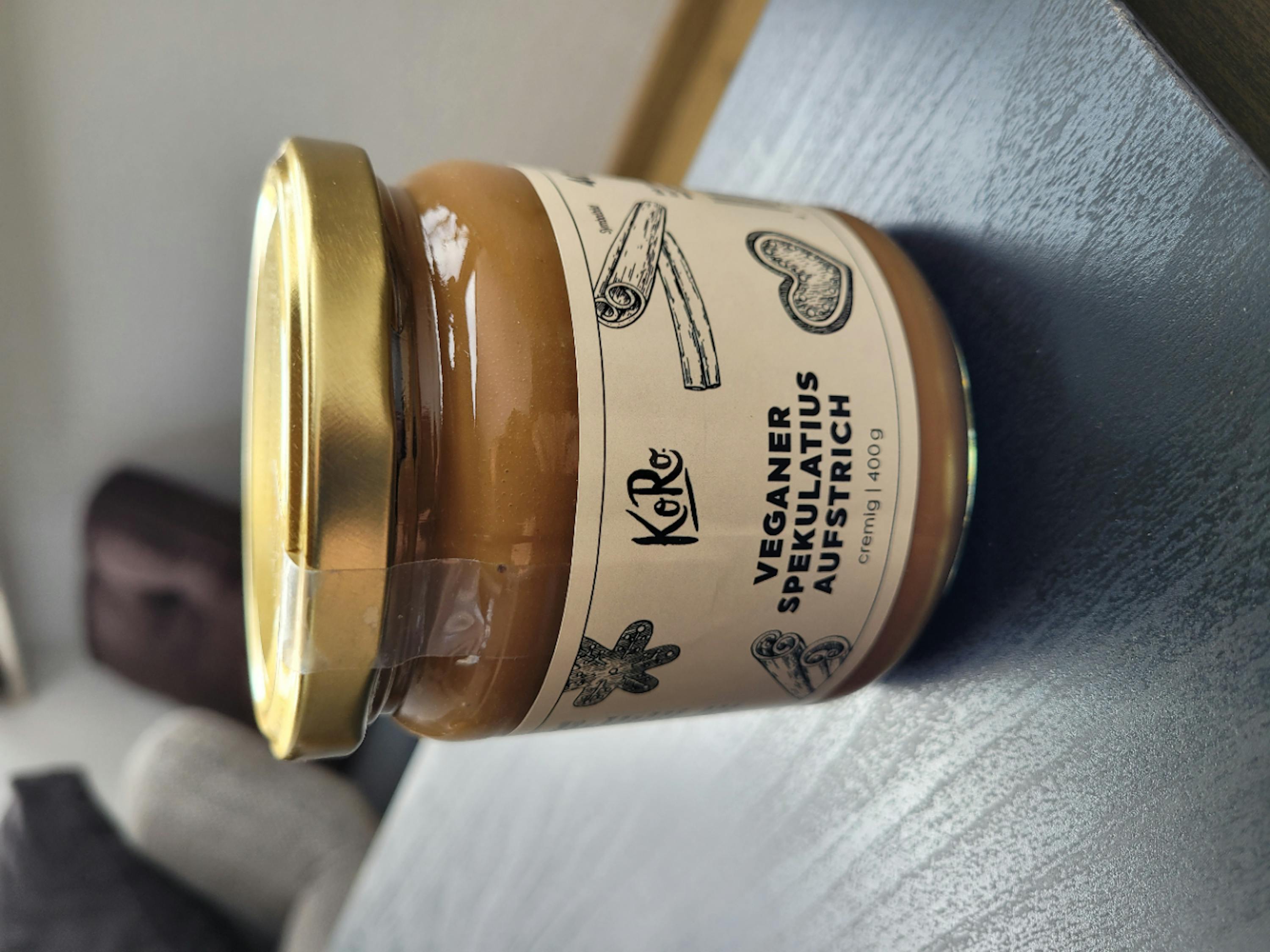 a jar of veganer sekulatius alkstrich on a table