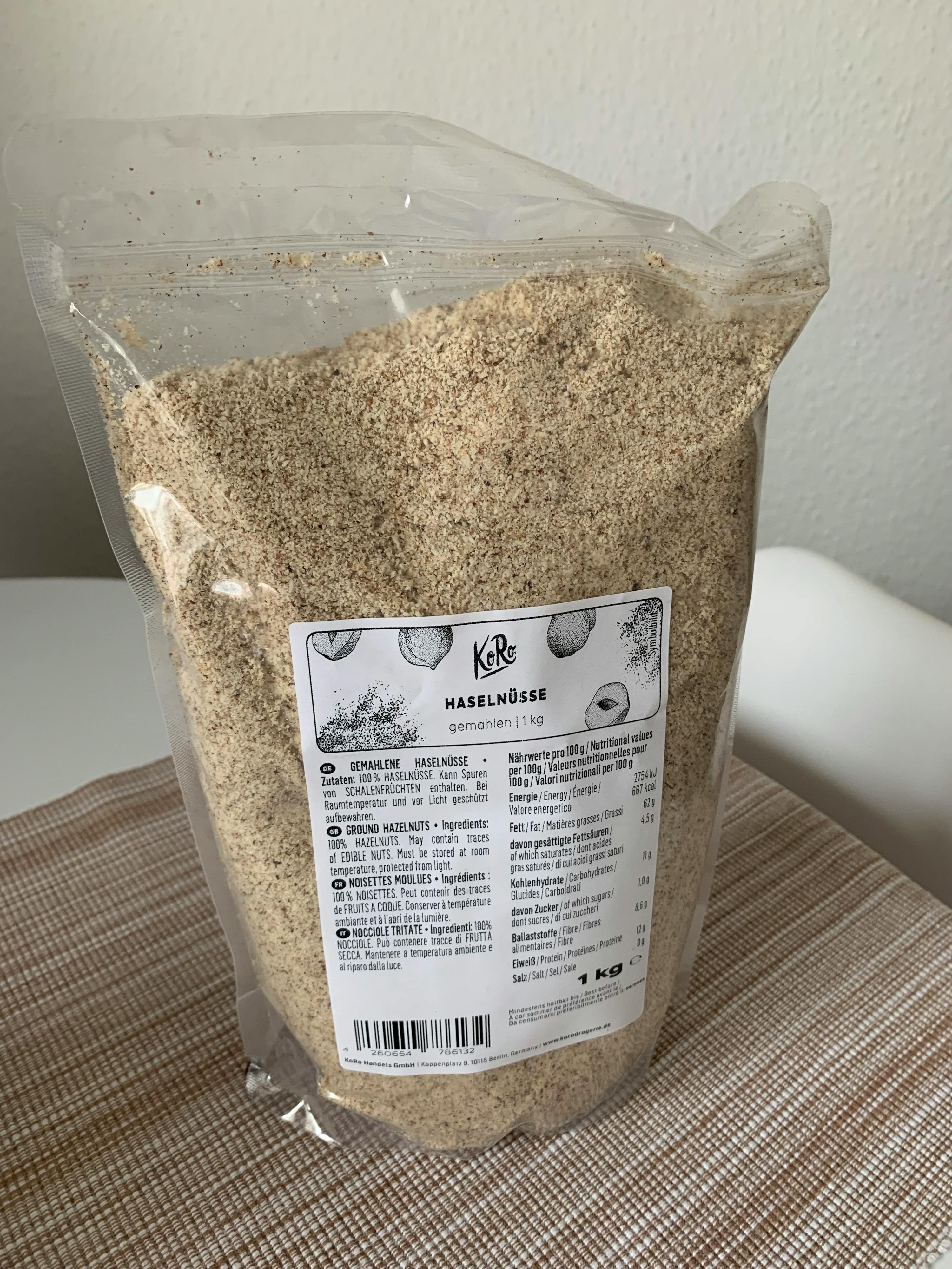 a bag of hazelnuts has a label that says " kalle " on it