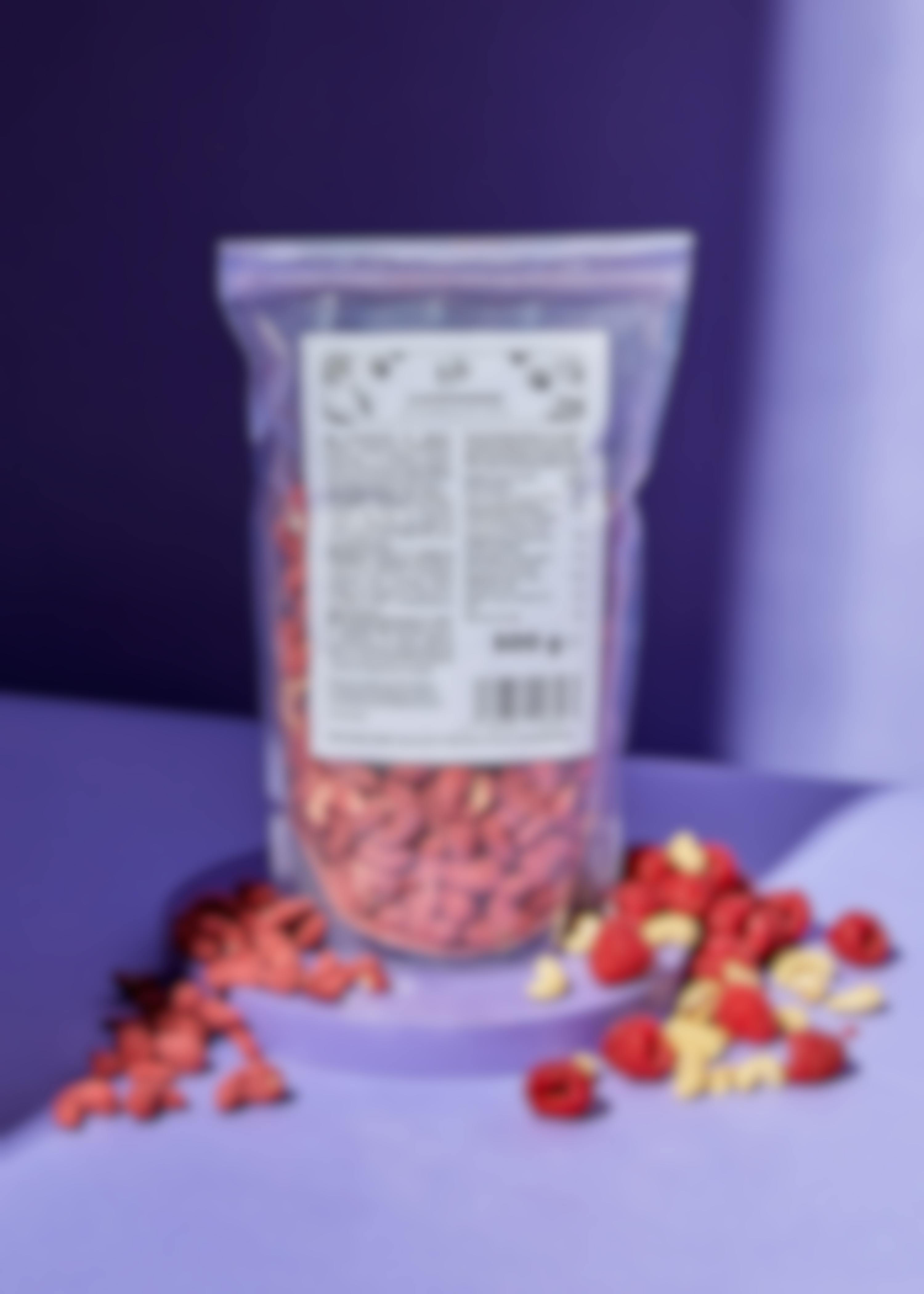 Cashews with raspberry powder 500g