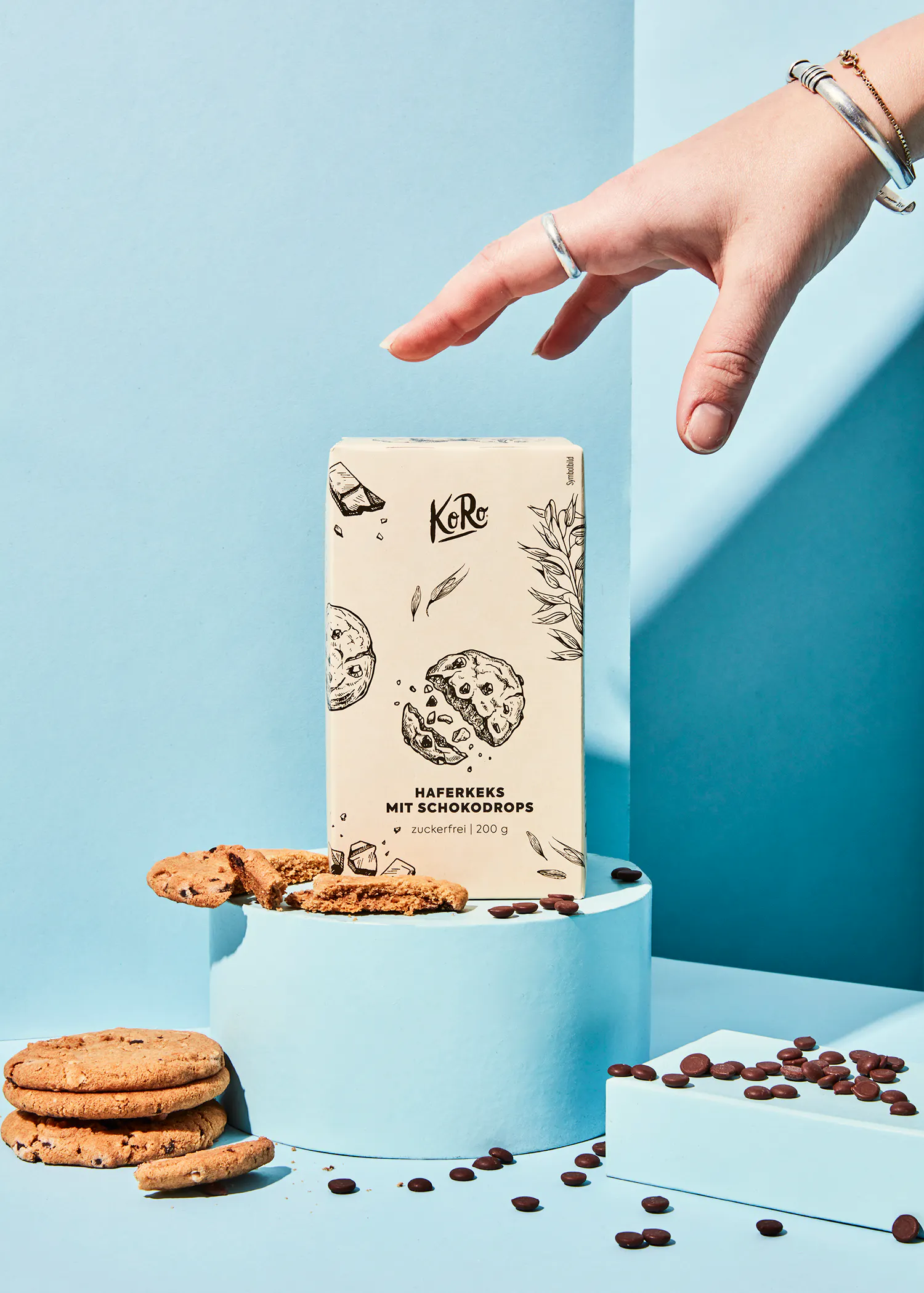 une boîte de biscuits à l' avoine avec des pépites de chocolat