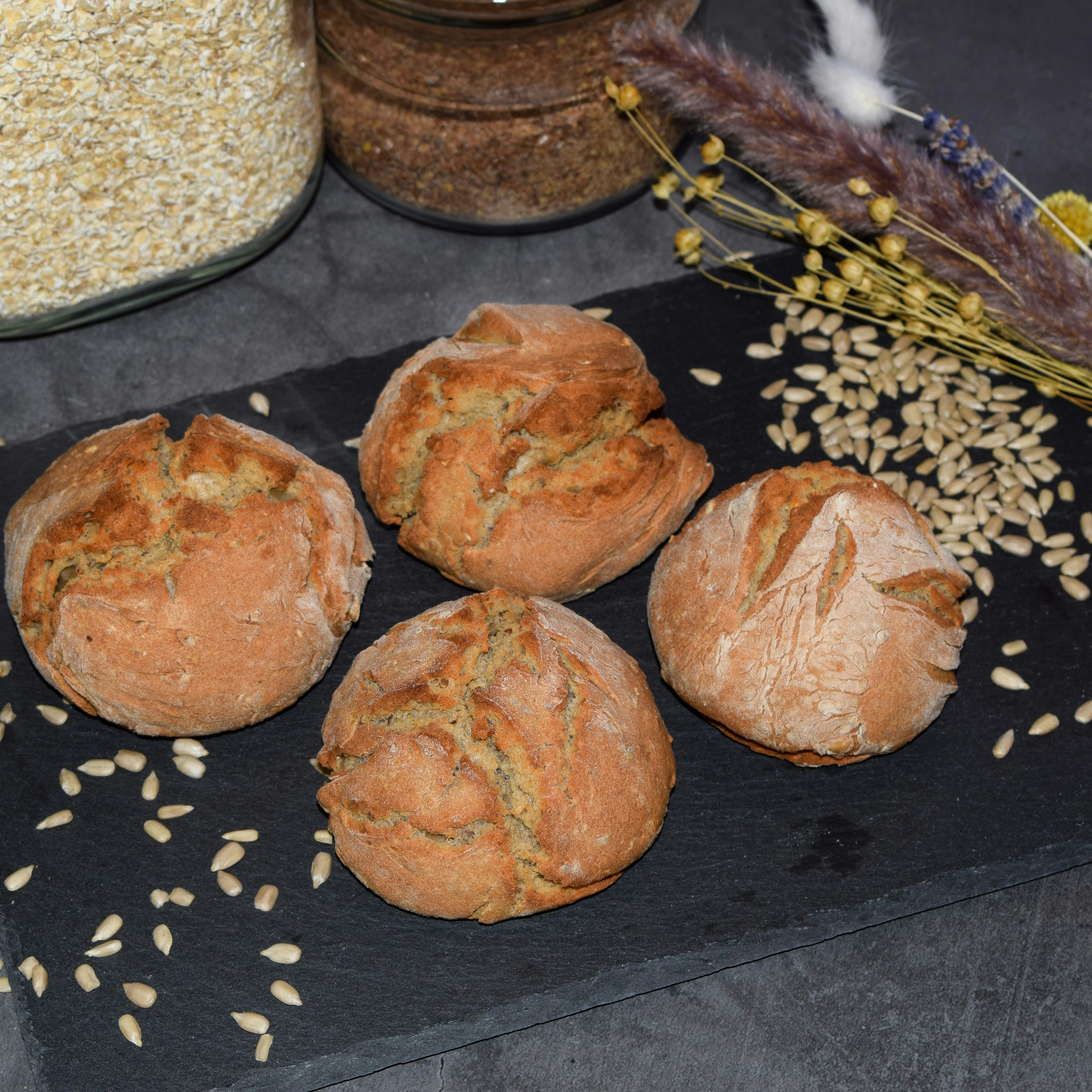 Buchweizen-Dinkel-Brötchen Rezept | KoRo Swiss