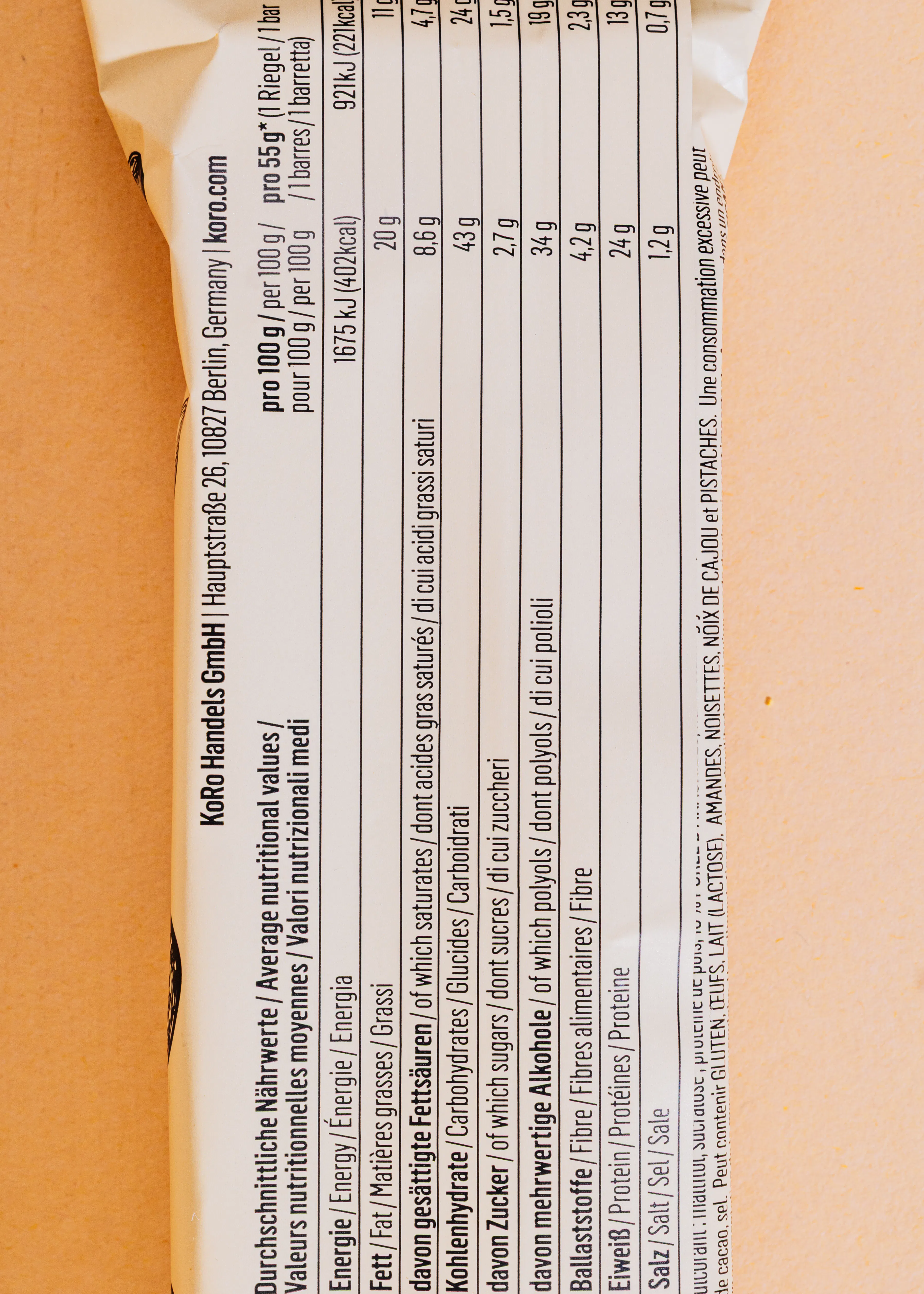 a nutrition facts label on the back of a food bar