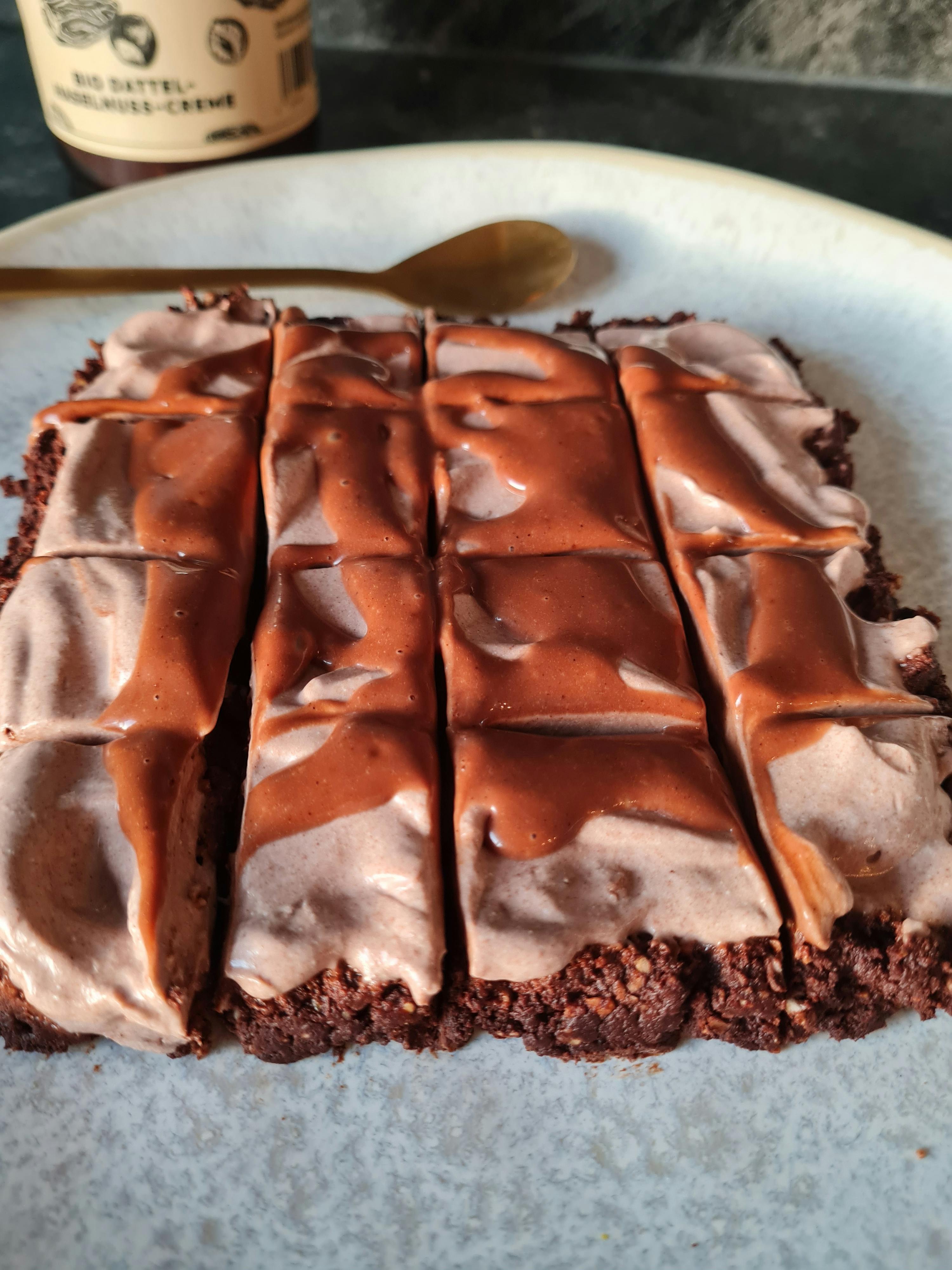Brownie al triplo cioccolato crudo