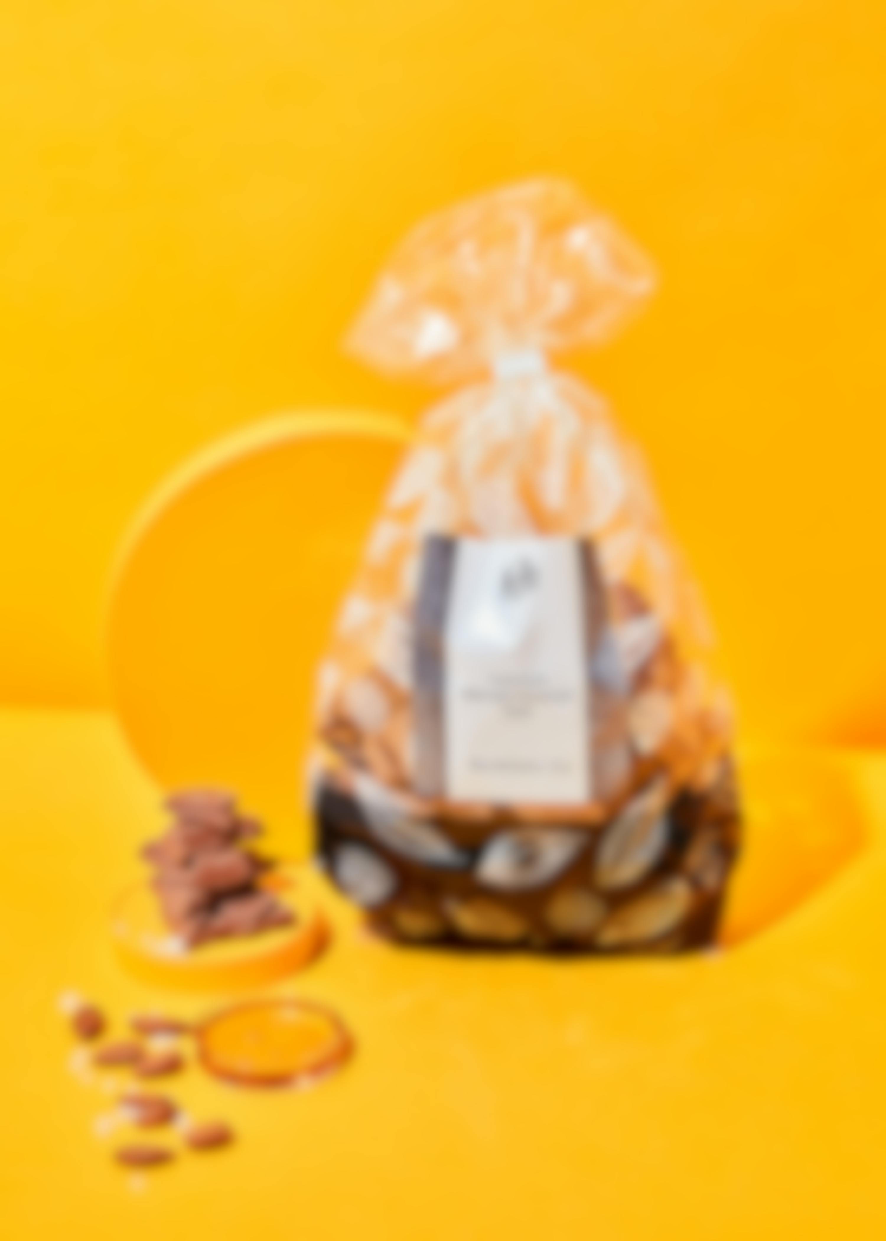 Milk chocolate shards with almonds and salted caramel 1kg