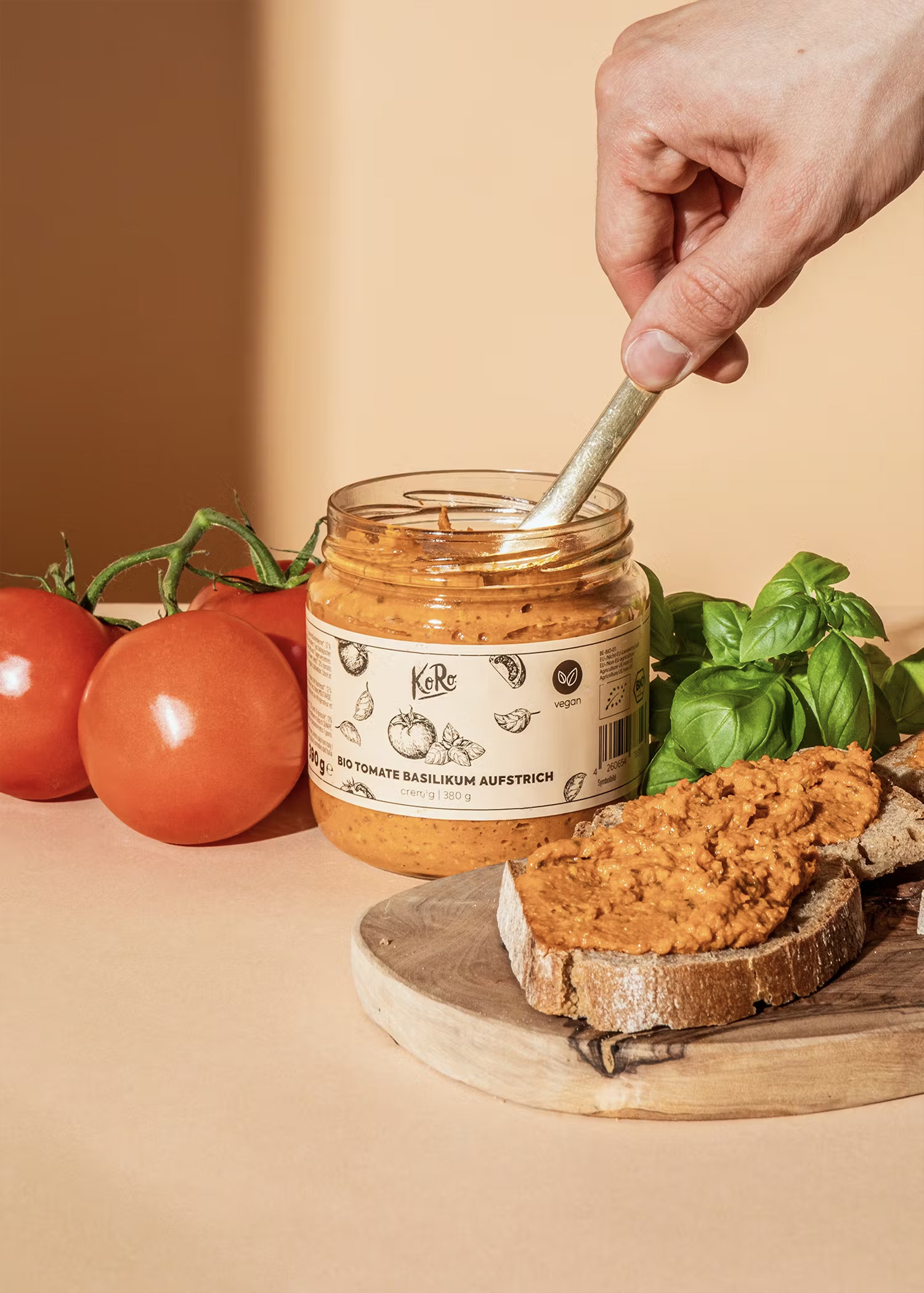 Organic tomato and basil spread 380 g