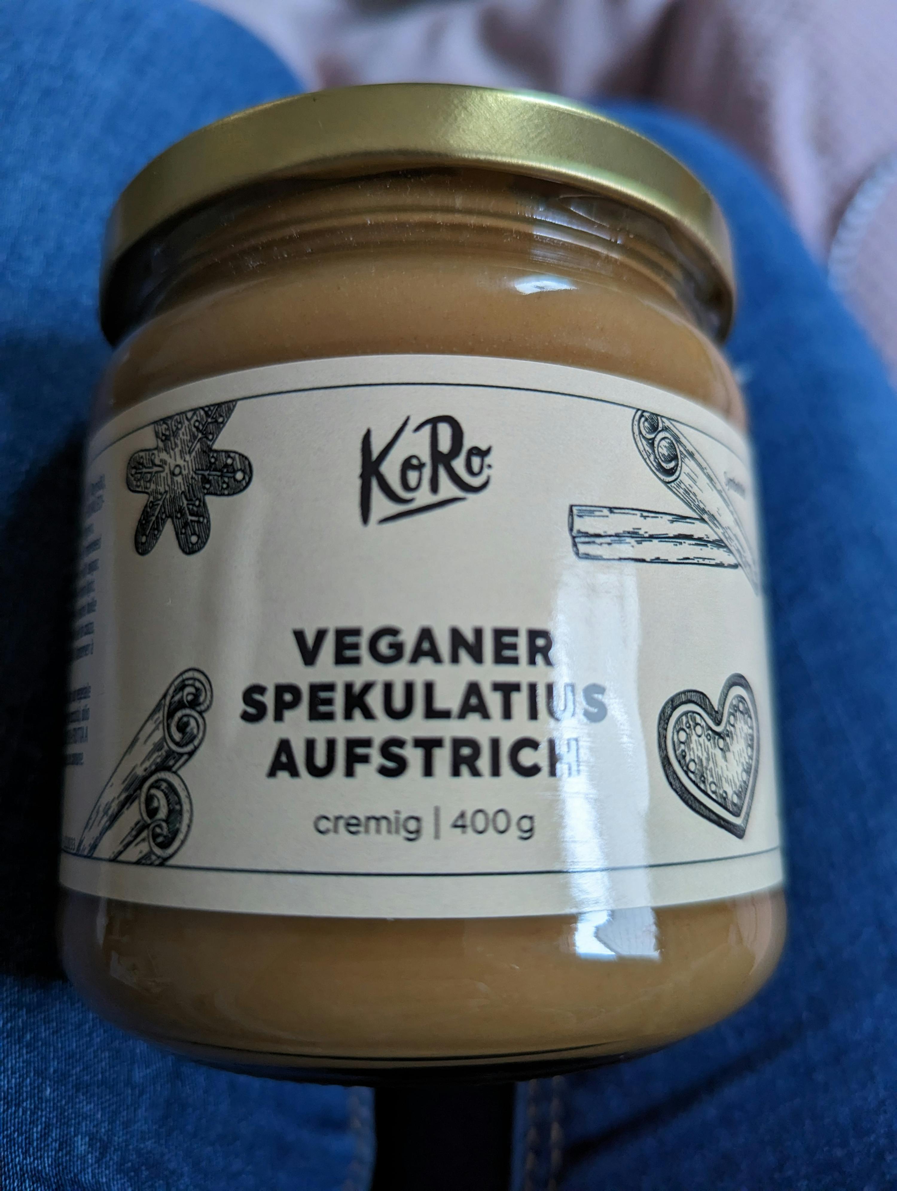 a jar of veganer speculatius aufstrich creamig 400g
