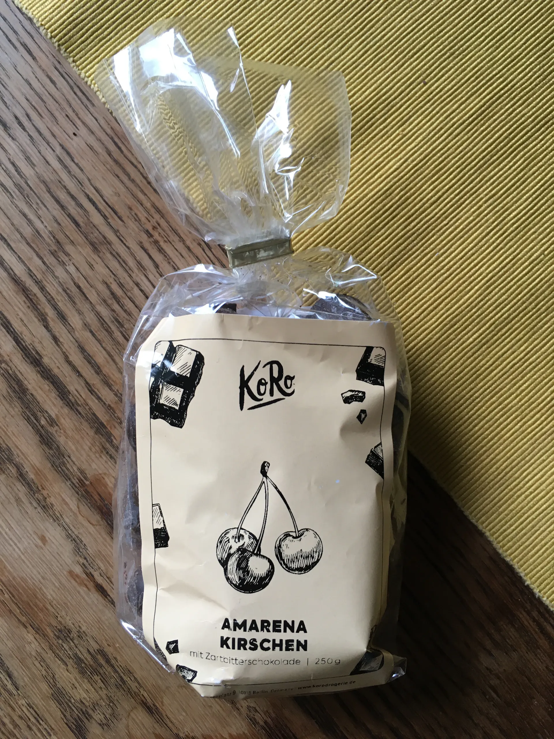 Buy amarena cherries with dark chocolate now! KoRo Ireland