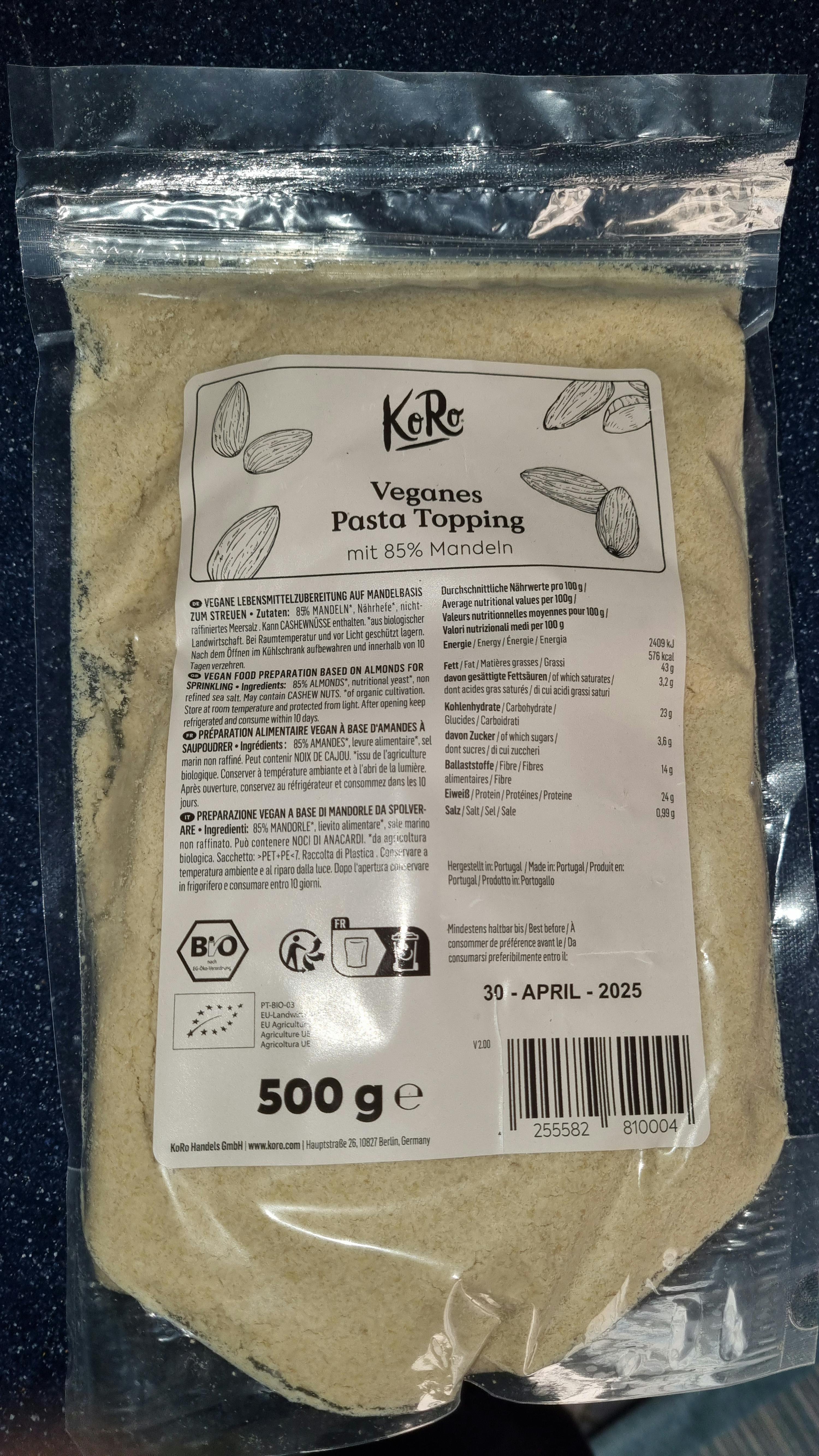 eine Plastiktüte mit 500 g veganes Pastatopping