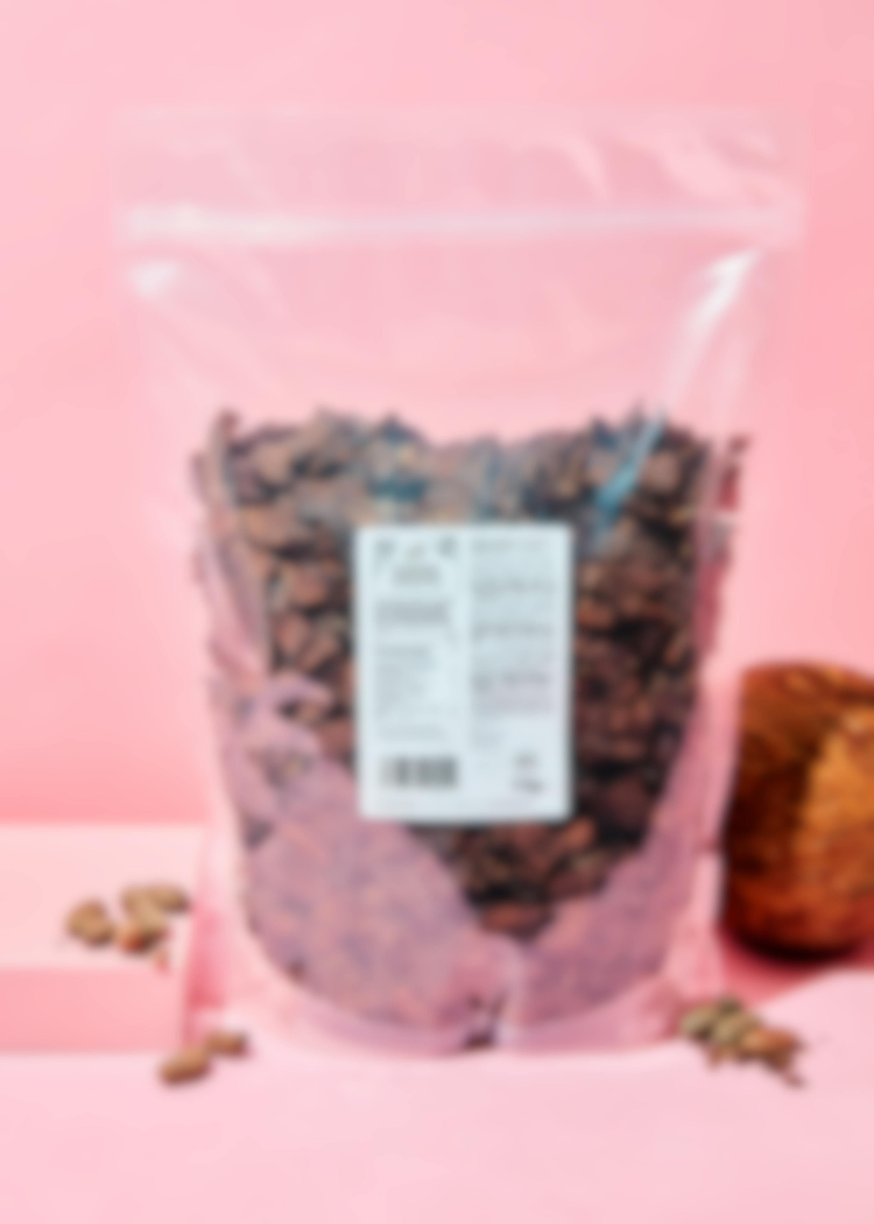 Chips di cocco tostato scuro bio con cacao | 1 kg
