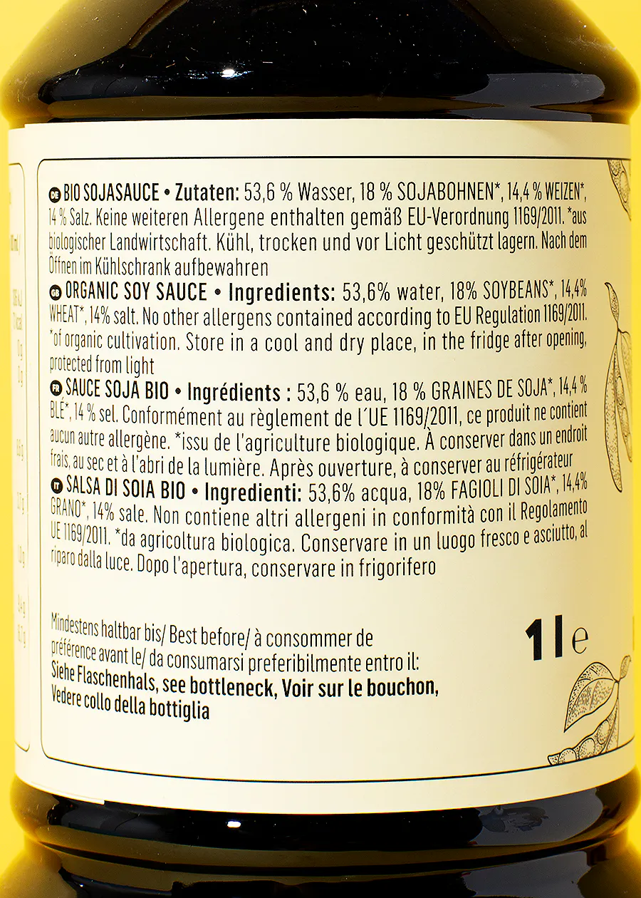 l' arrière d' une bouteille de soja bio