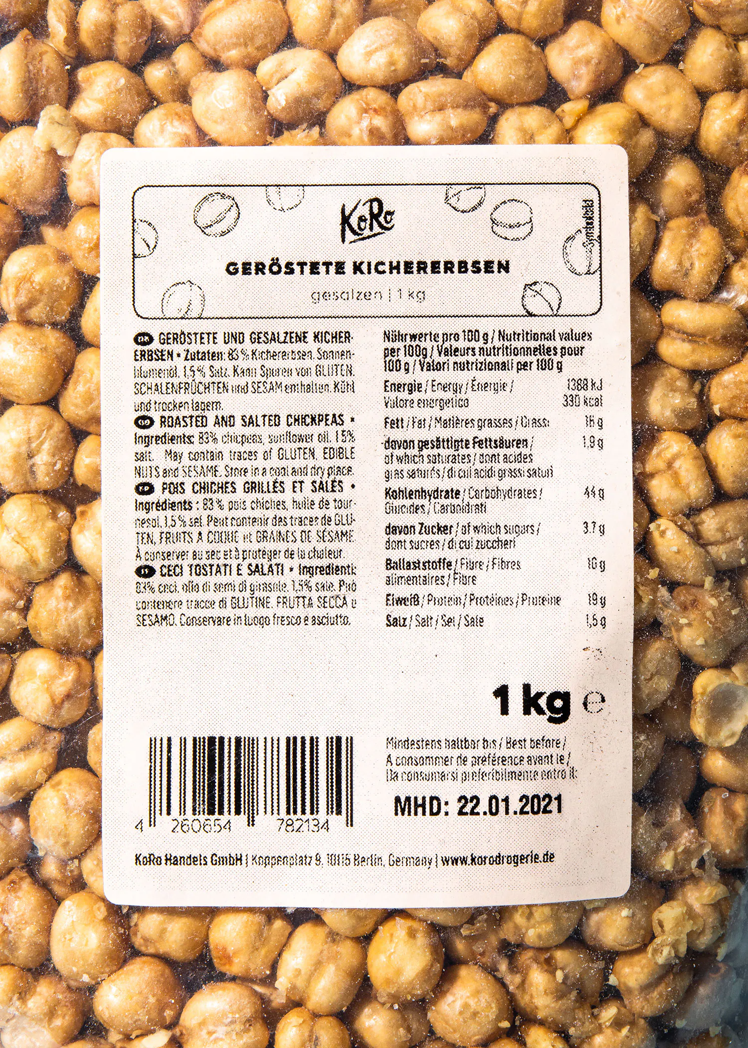 a package of salted chickpeas has a label that says 1 kg