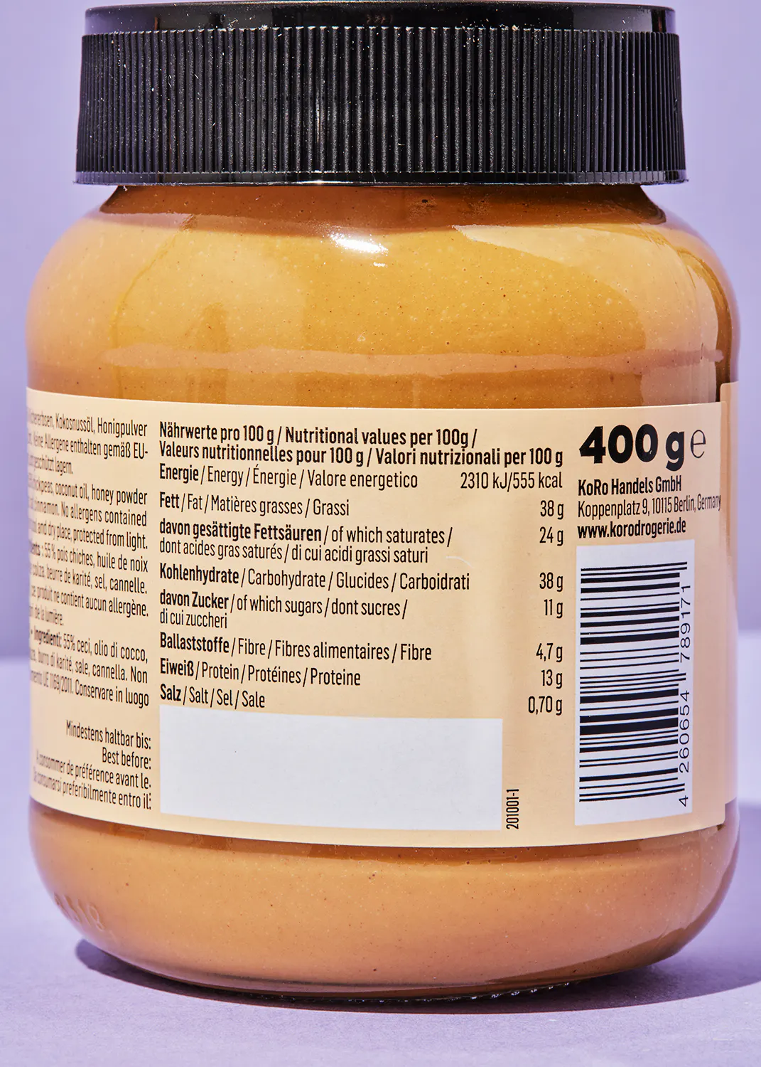 a jar of peanut butter has a label that says 400g