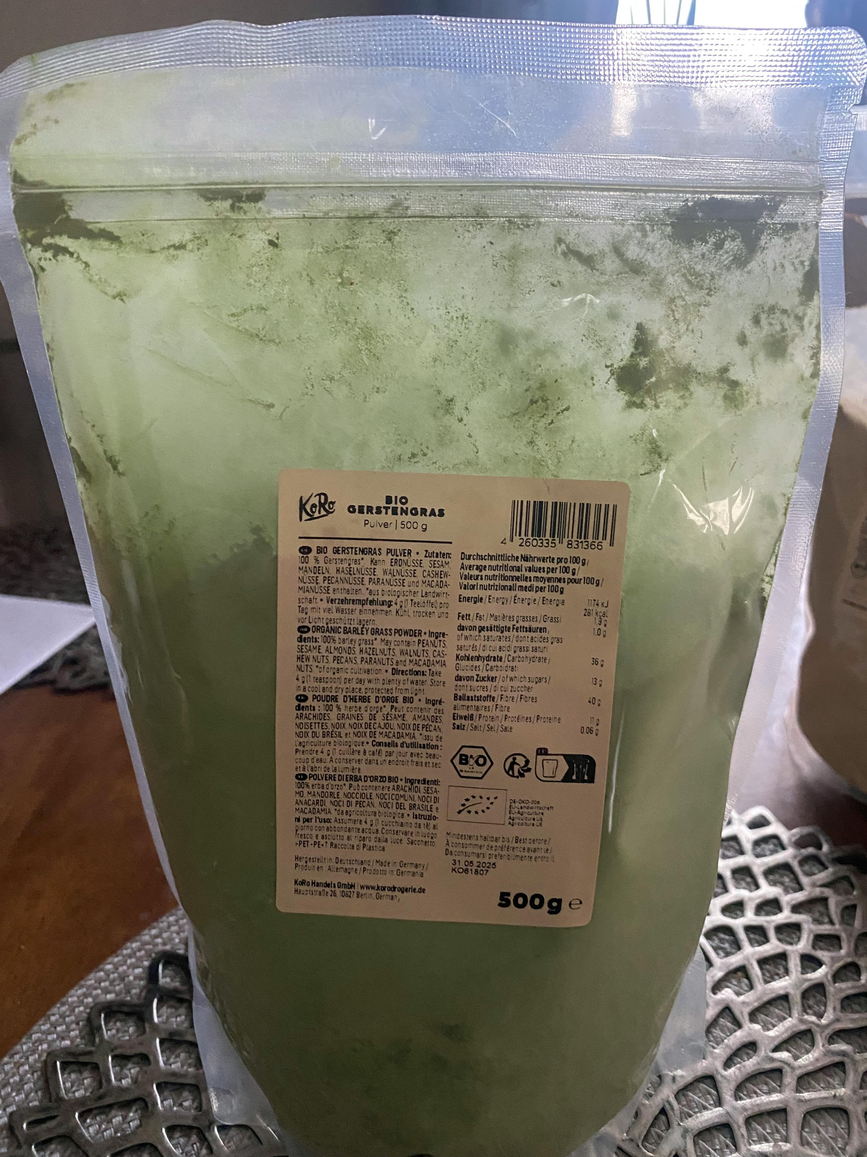 a bag of green powder has a label that says 500g